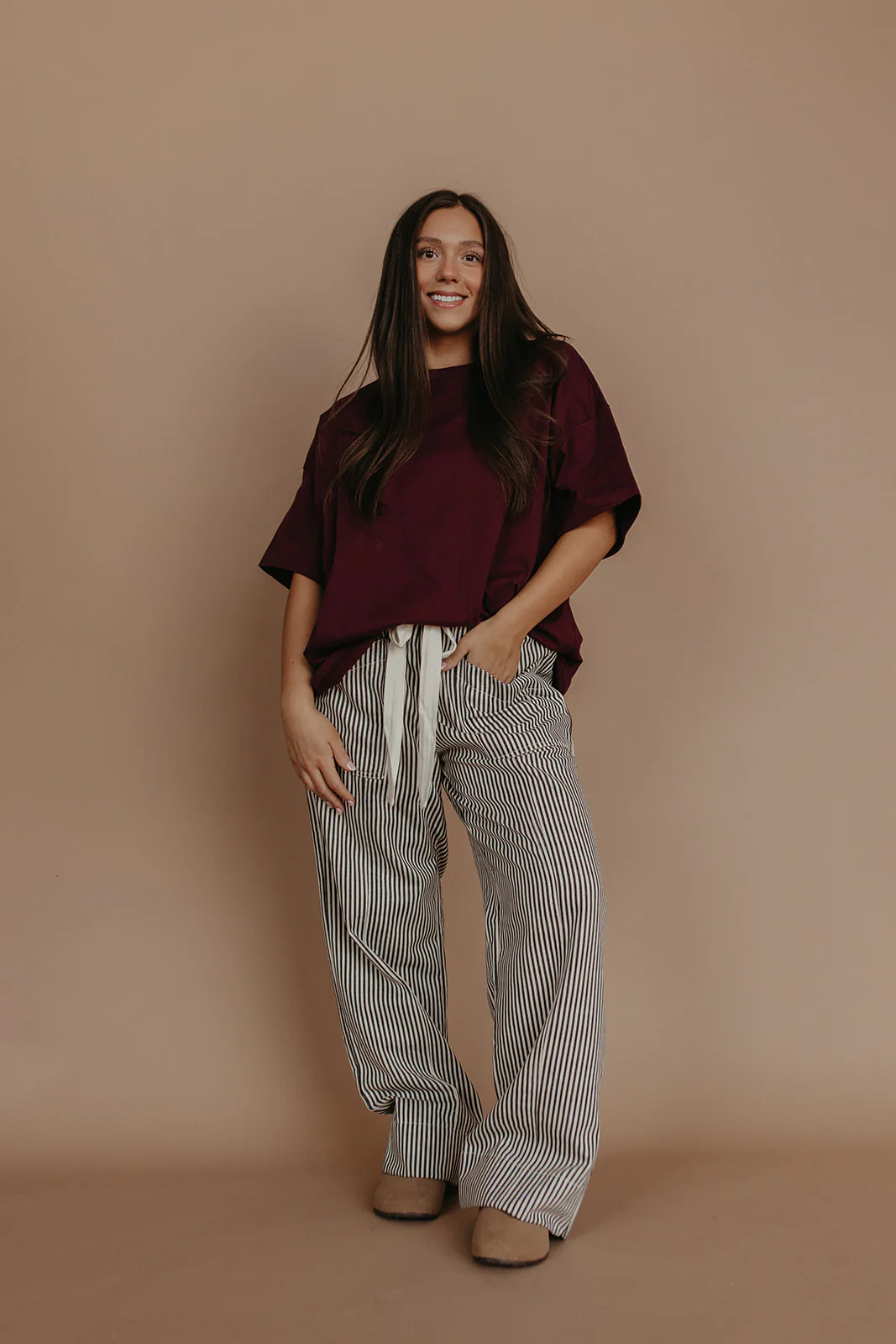 THE HUDSON CREW NECK TEE IN BURGUNDY - Image 4