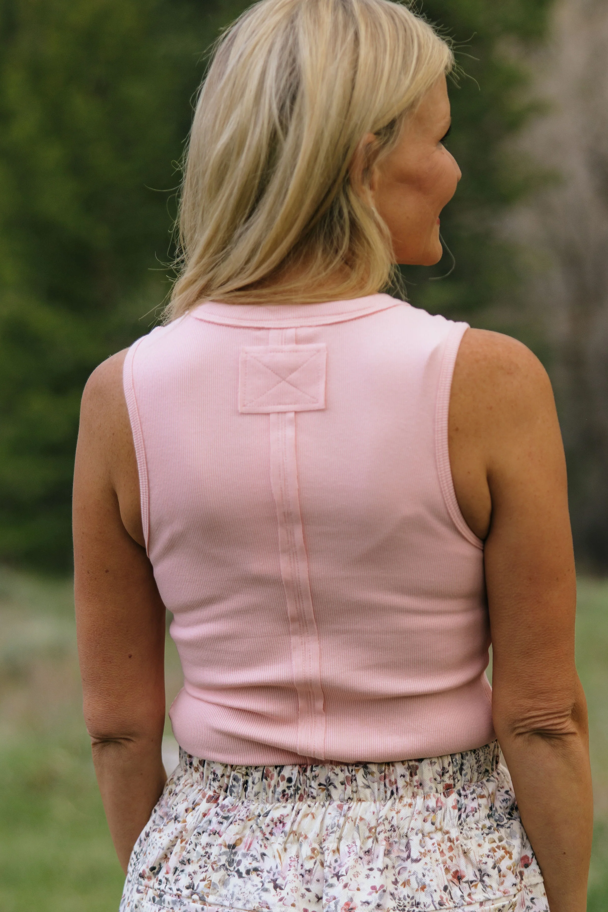 THE ILIA RIBBED HENLEY TANK TOP IN PINK - Image 6
