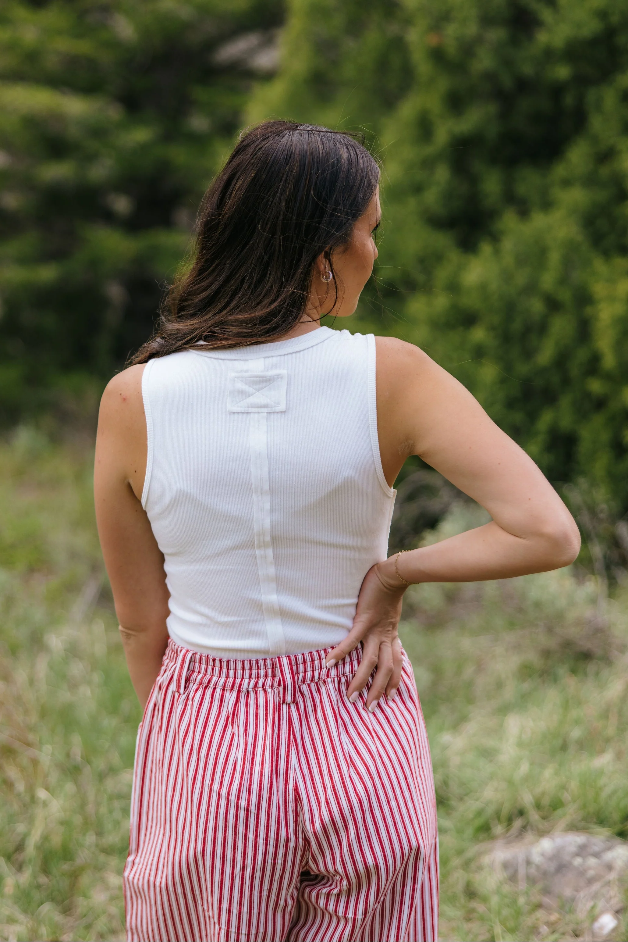 THE ILIA RIBBED HENLEY TANK TOP IN WHITE - Image 6