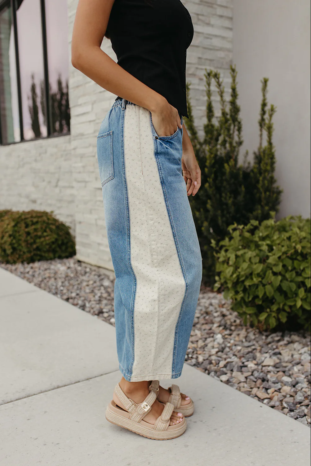 THE ISABELLA FLORAL PRINT BARREL JEANS - Image 4