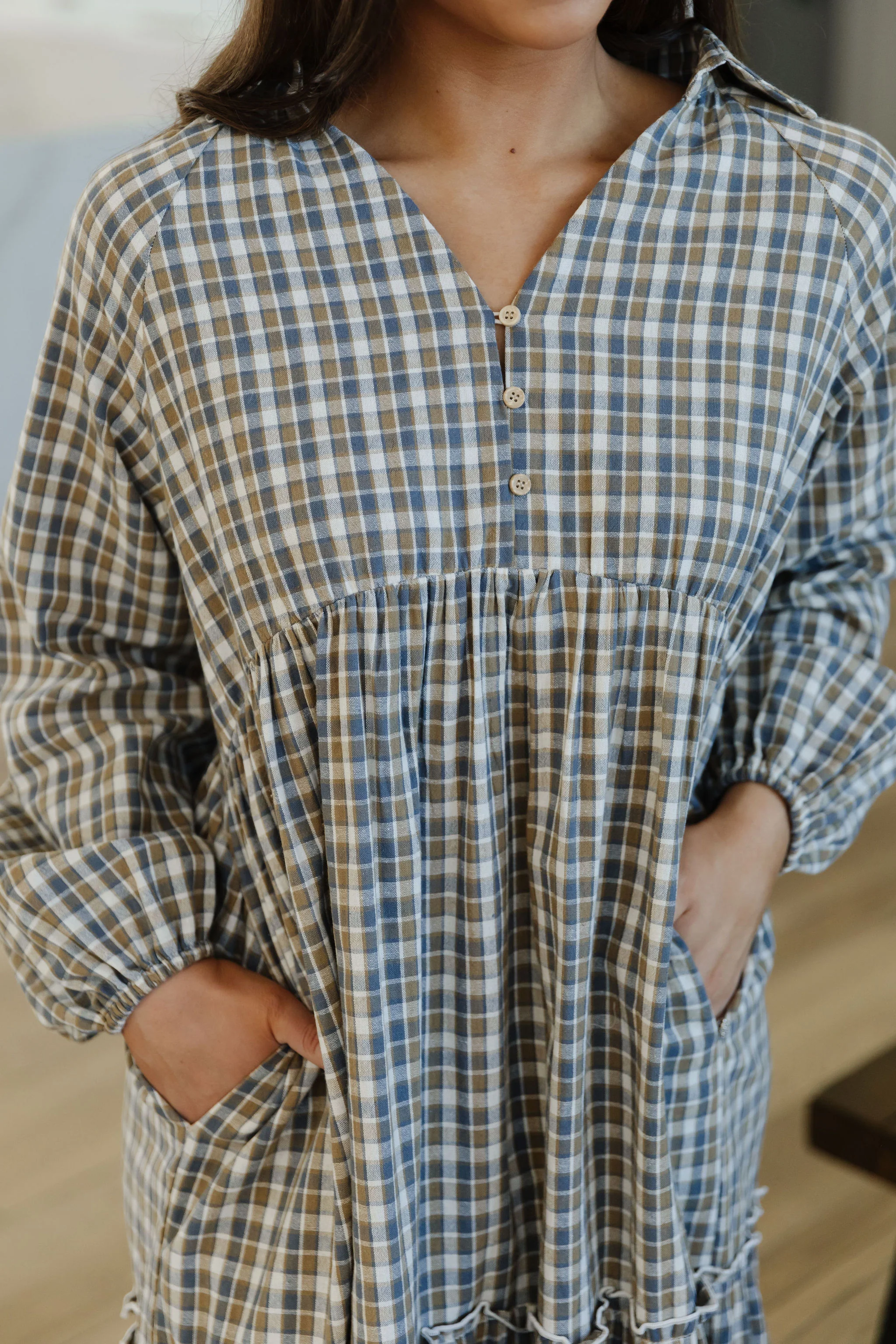THE JANELLE PLAID MAXI DRESS IN GRAY - Image 2