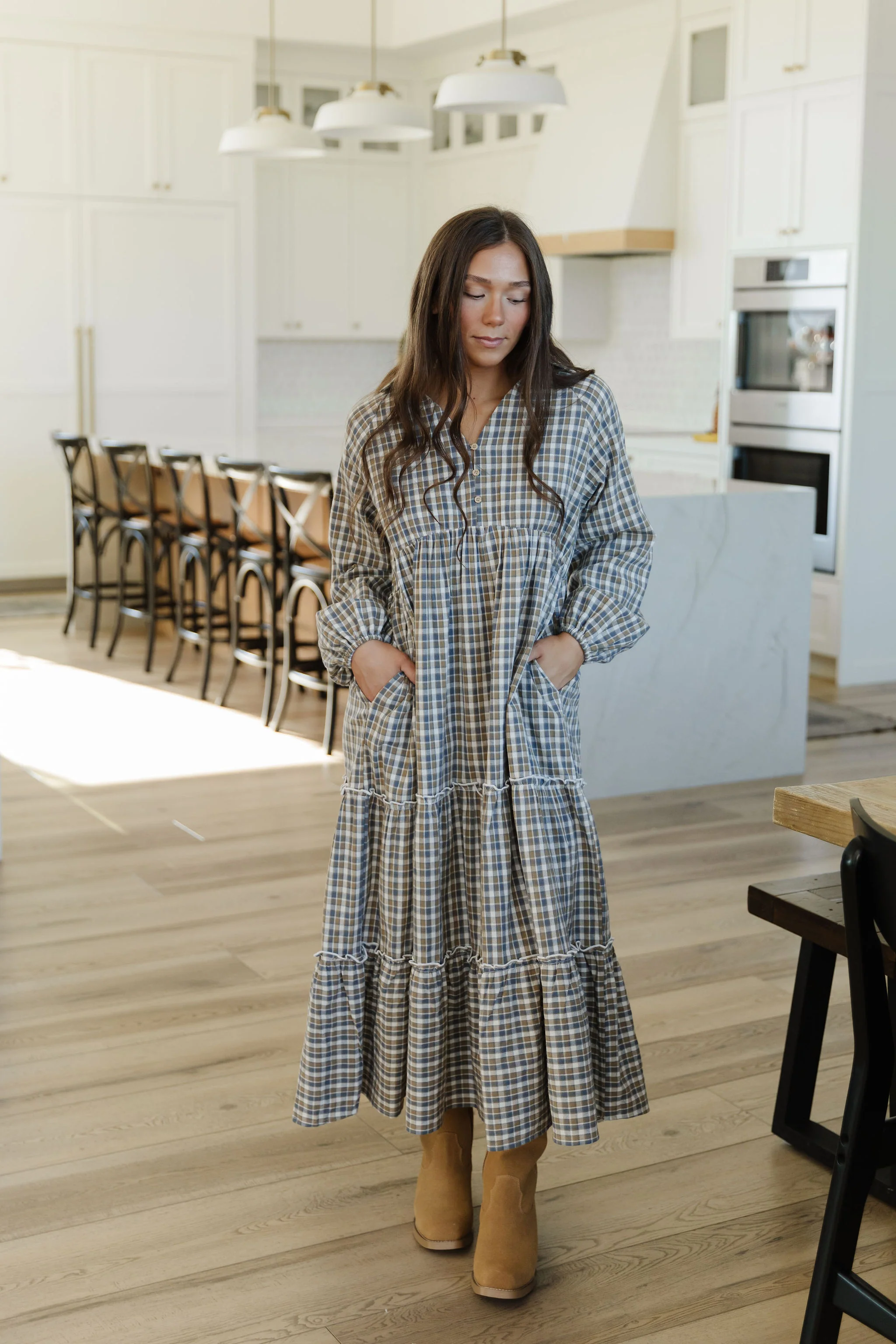 THE JANELLE PLAID MAXI DRESS IN GRAY - Image 7