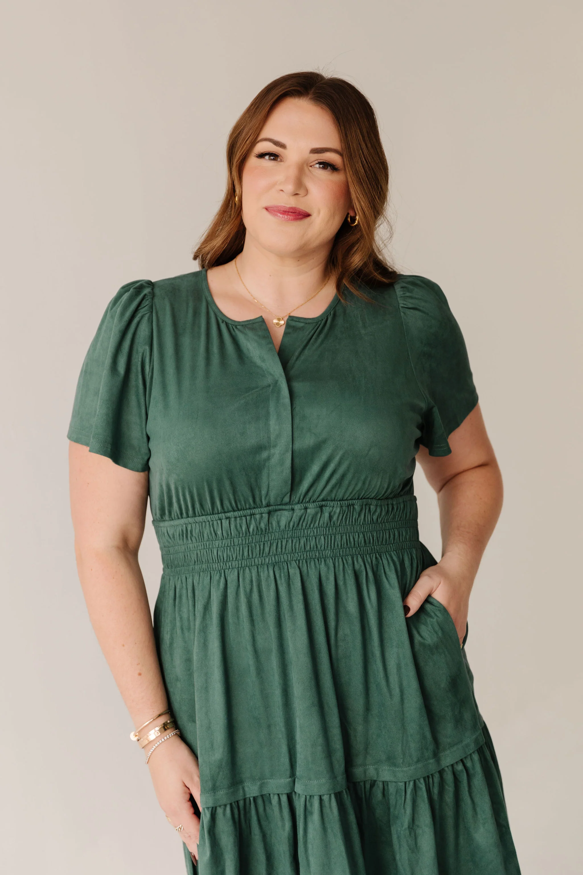 THE JASMINE SUEDE DRESS IN HUNTER GREEN - Image 3