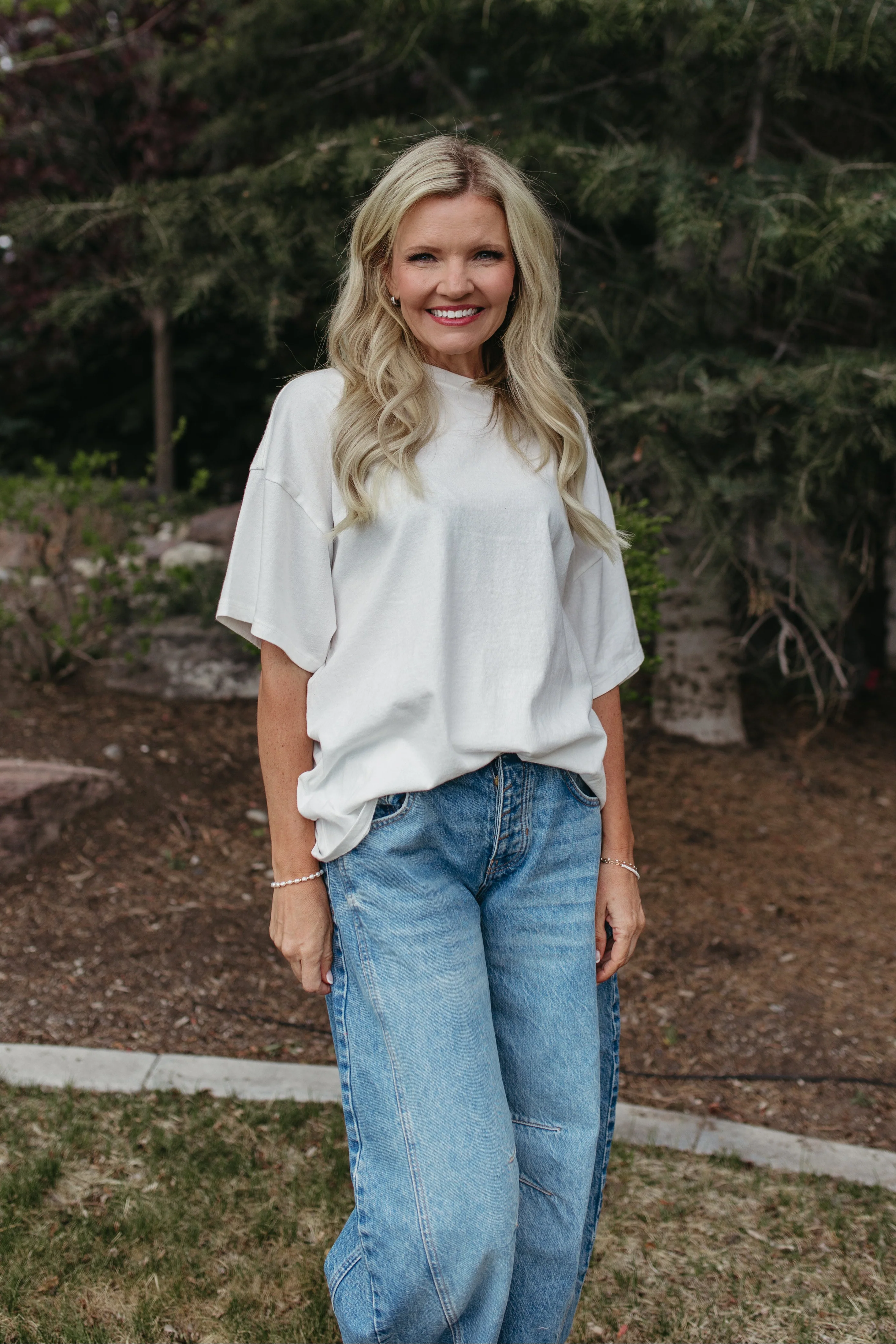 THE JOURNI OVERSIZED SHORT SLEEVE SHIRT IN OFF WHITE - Image 4