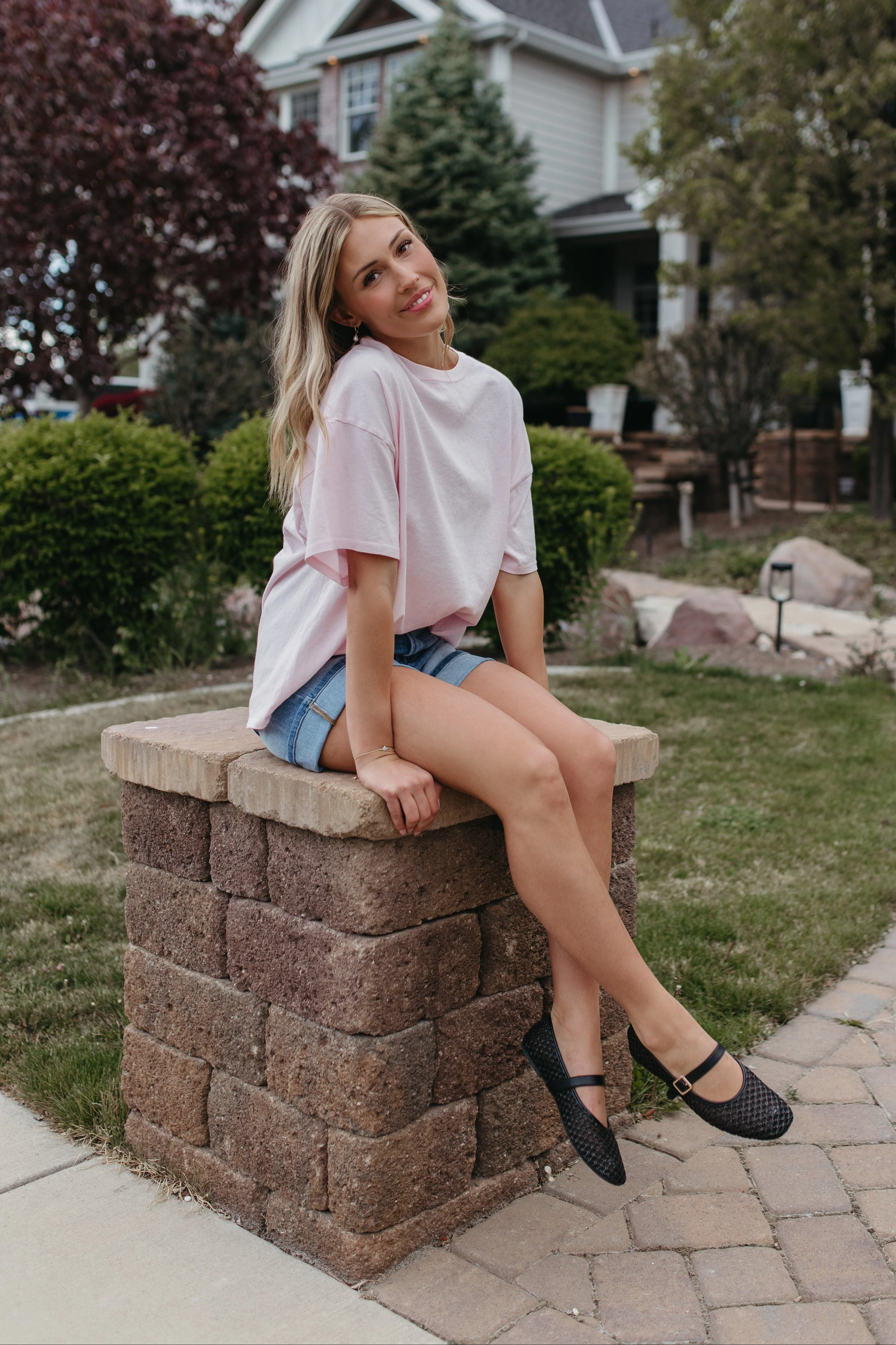 THE JOURNI OVERSIZED SHORT SLEEVE SHIRT IN SOFT PINK - Image 3