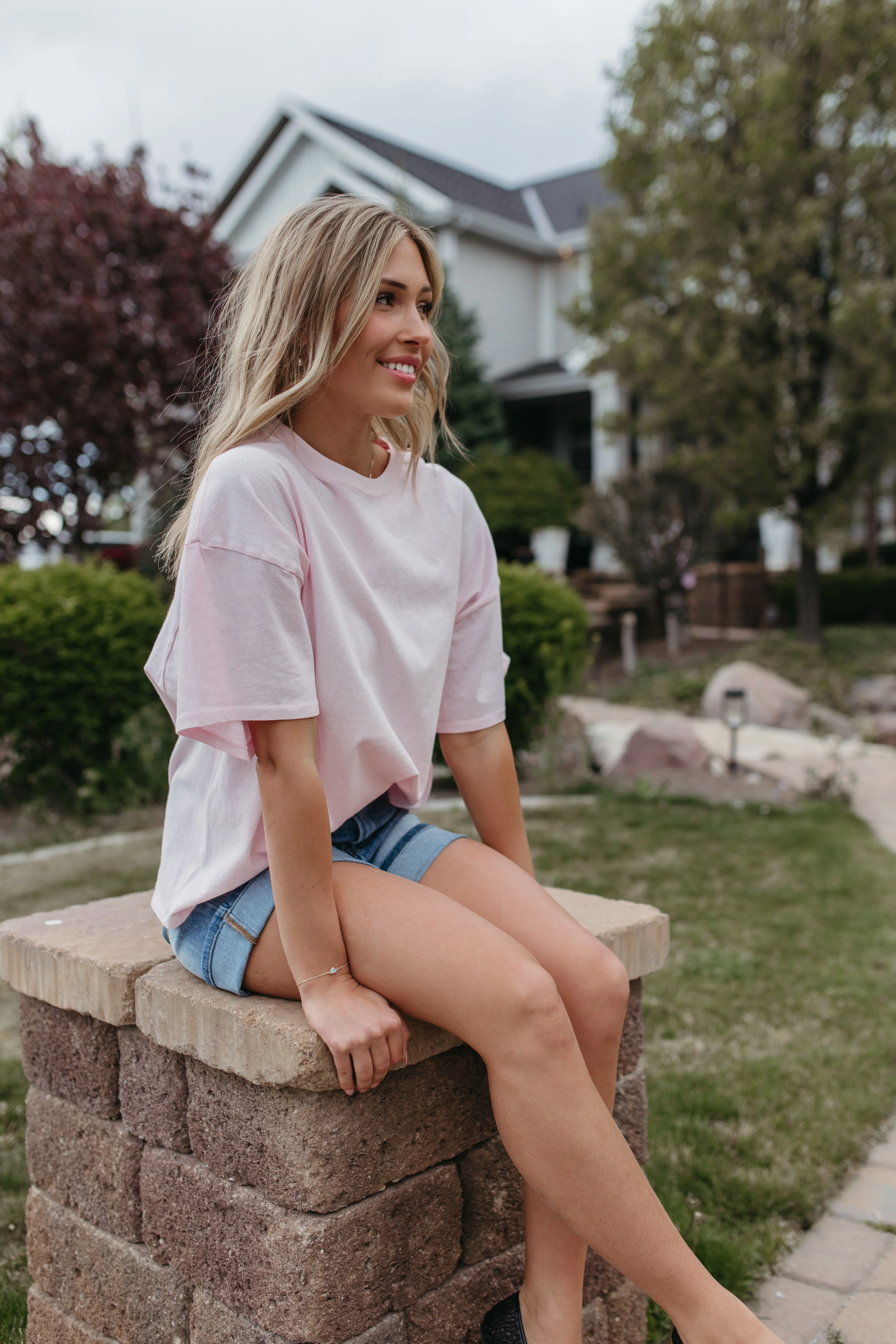 THE JOURNI OVERSIZED SHORT SLEEVE SHIRT IN SOFT PINK - Image 4