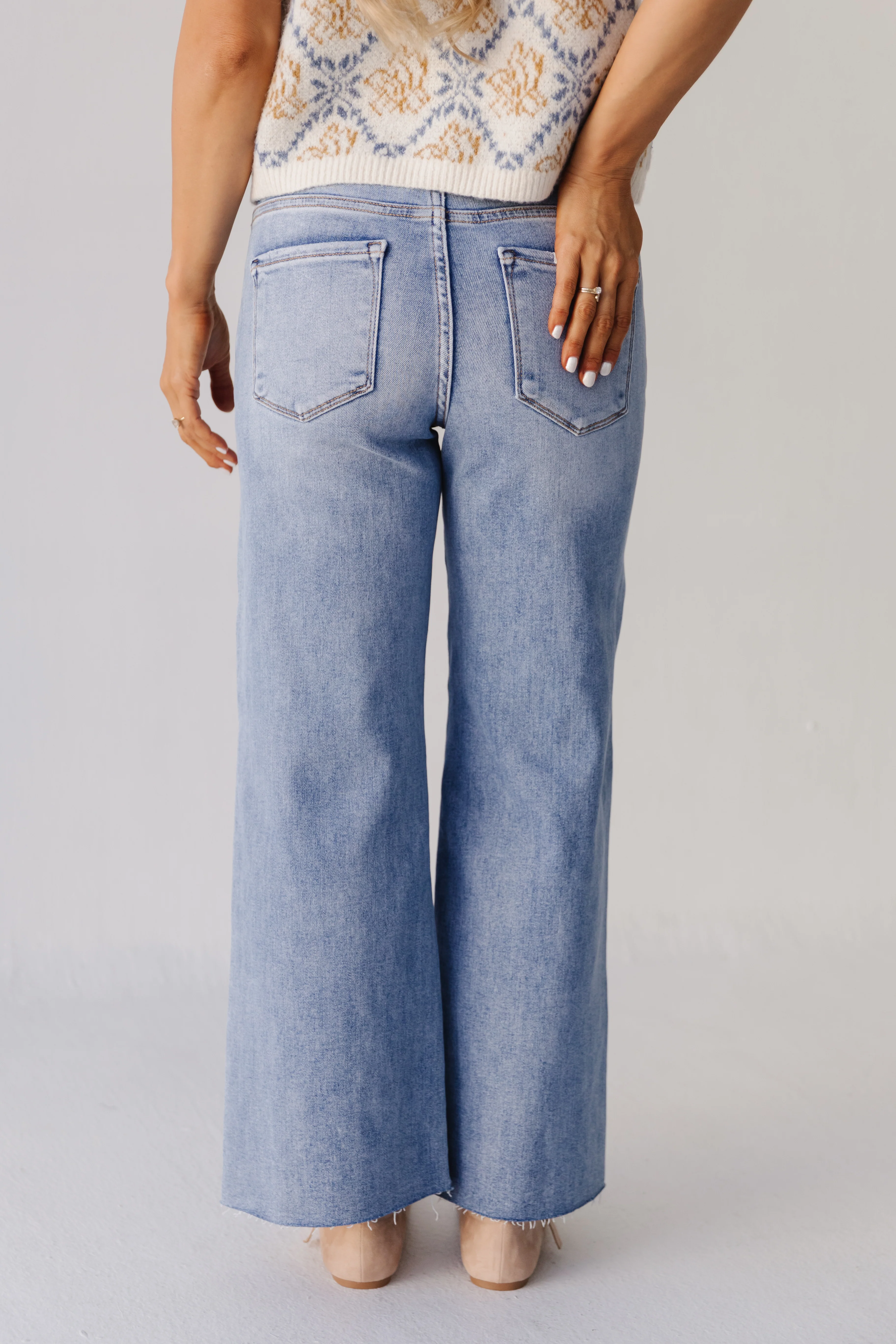 THE JULIA MID-RISE WIDE LEG JEANS IN MEDIUM WASH - Image 5