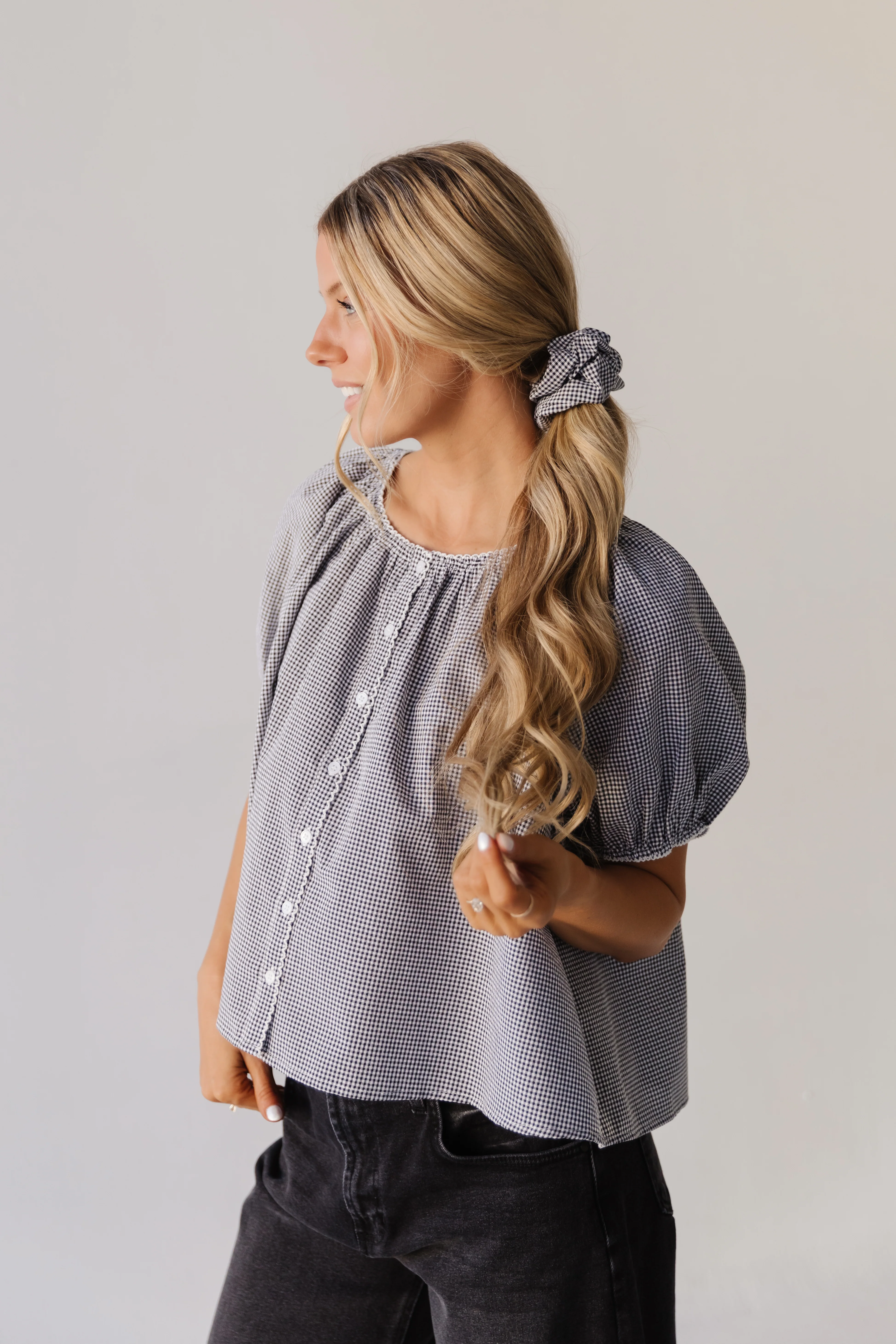 THE JUNIPER SCALLOP EDGE GINGHAM TOP IN BLACK - Image 6