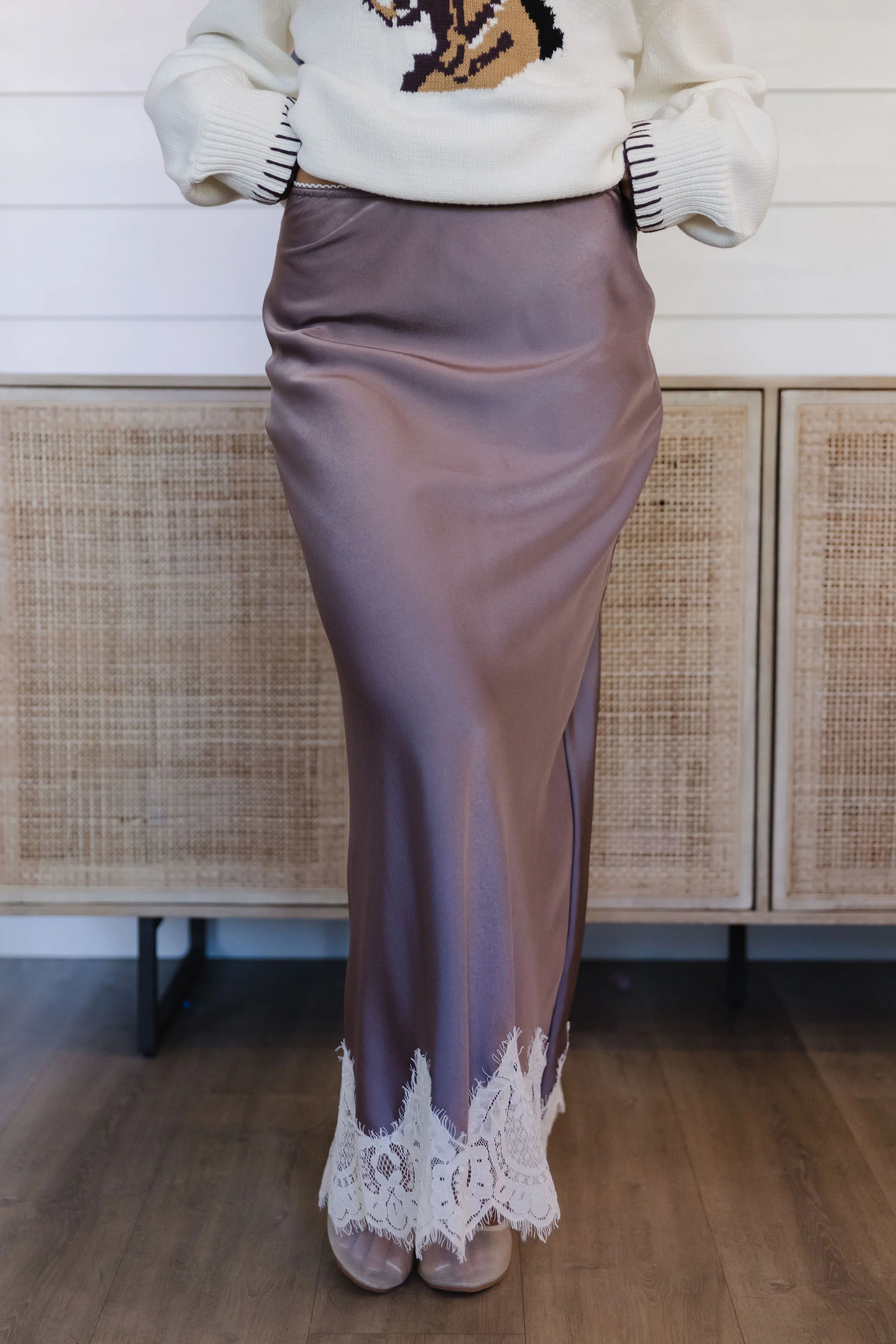 THE KALLIE LACE HEM SKIRT IN DUSTY PURPLE - Image 2