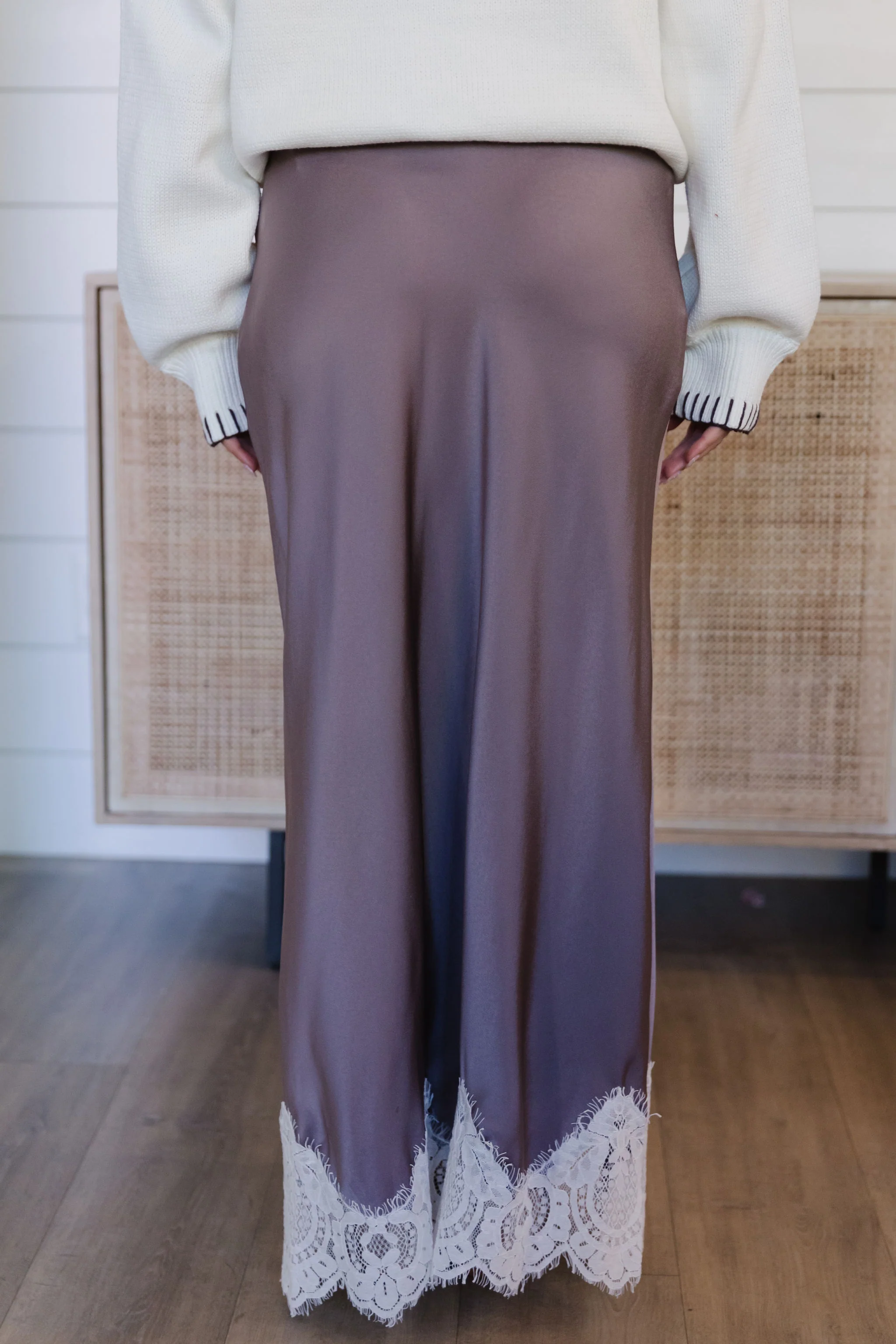 THE KALLIE LACE HEM SKIRT IN DUSTY PURPLE - Image 5