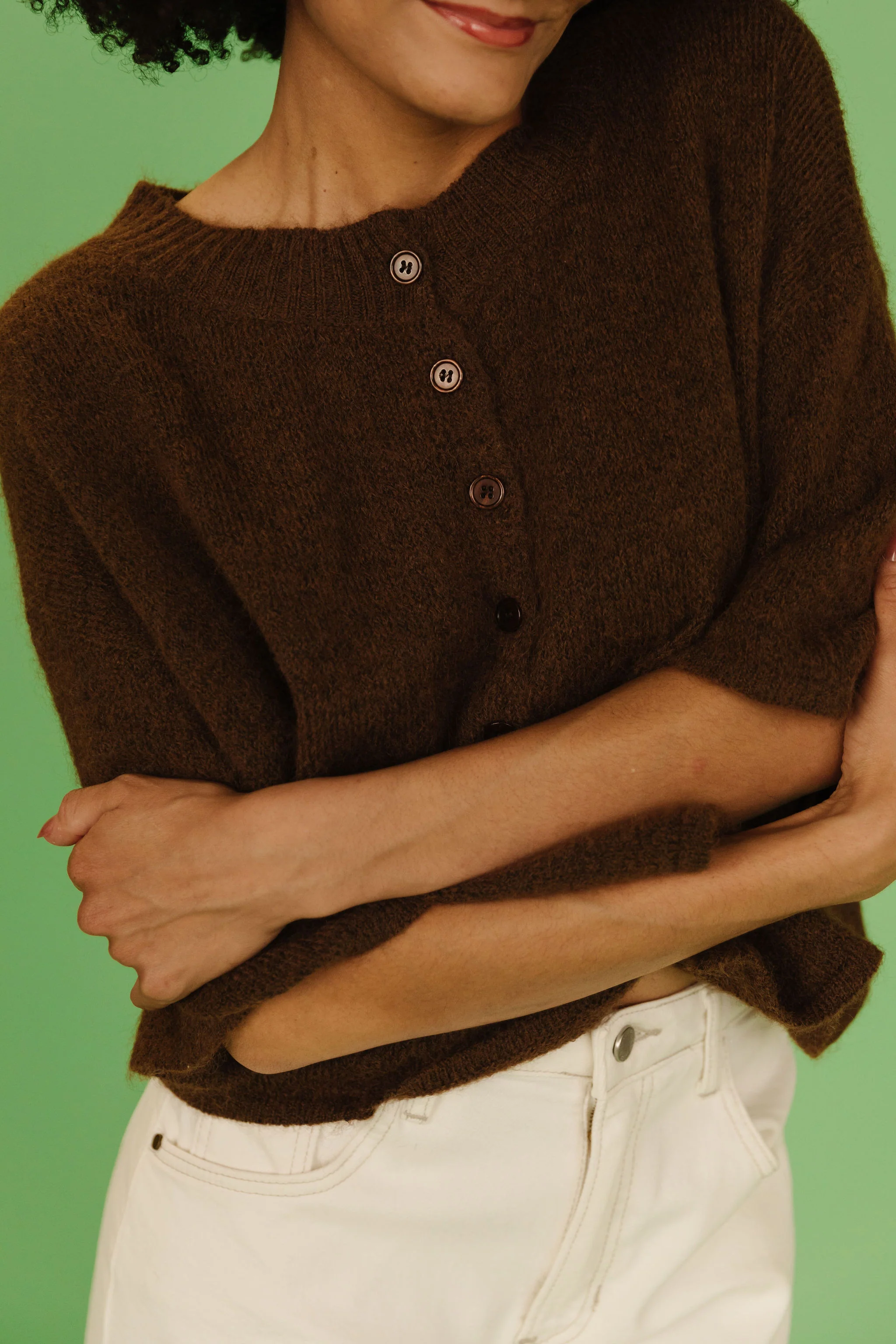 THE KATELYNN KNIT CARDIGAN IN BROWN - Image 4