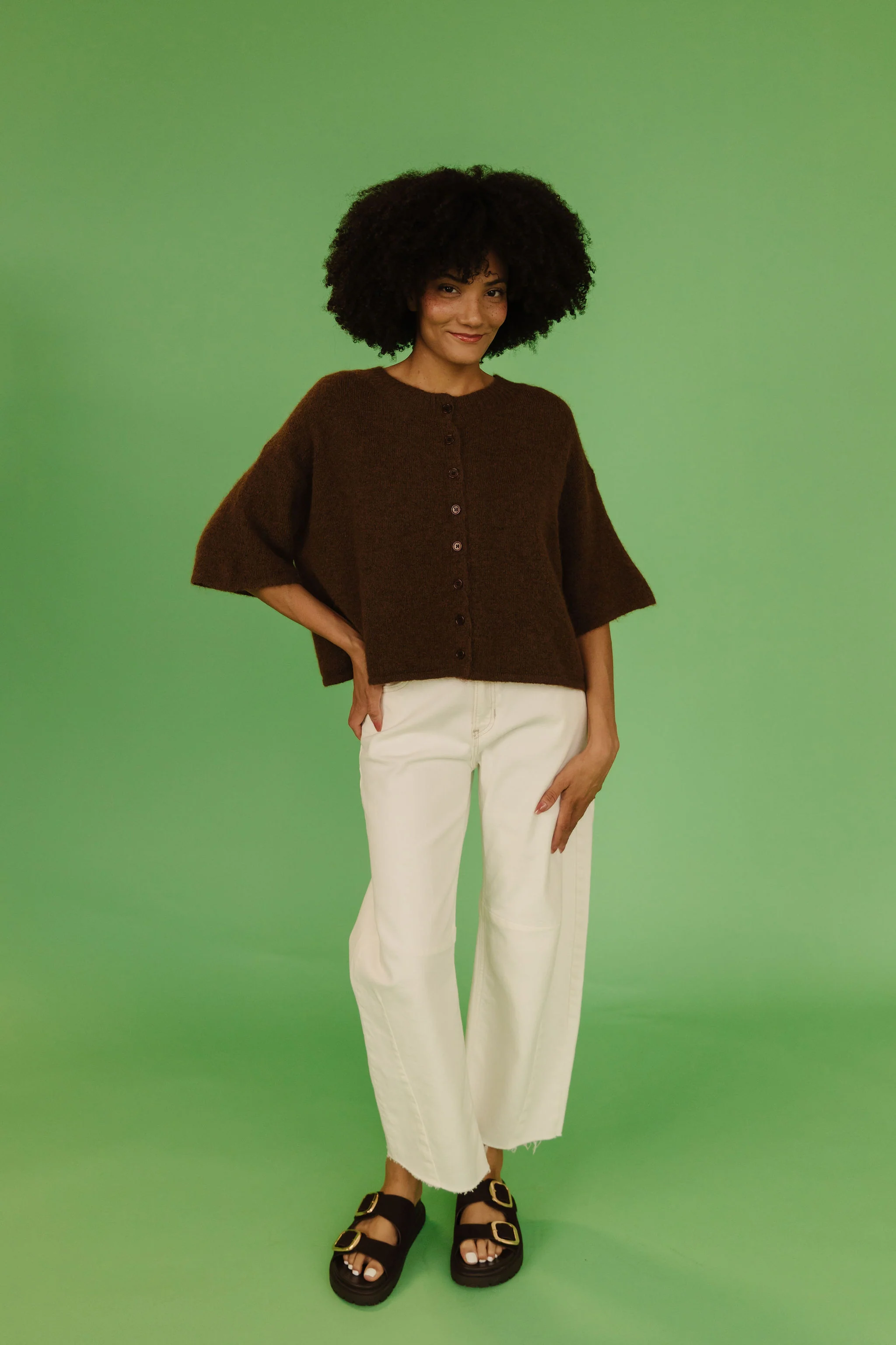 THE KATELYNN KNIT CARDIGAN IN BROWN - Image 5