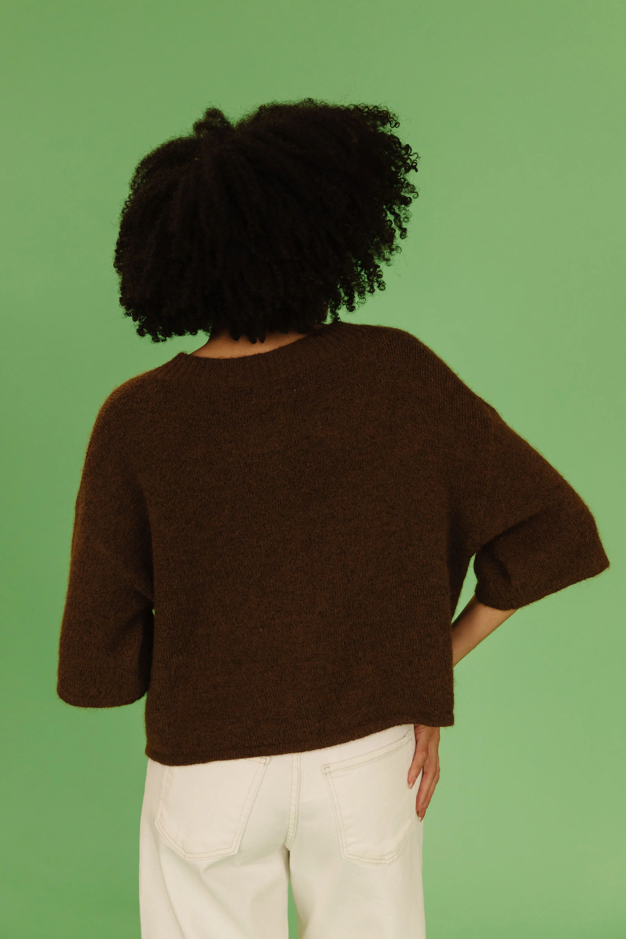 THE KATELYNN KNIT CARDIGAN IN BROWN - Image 7