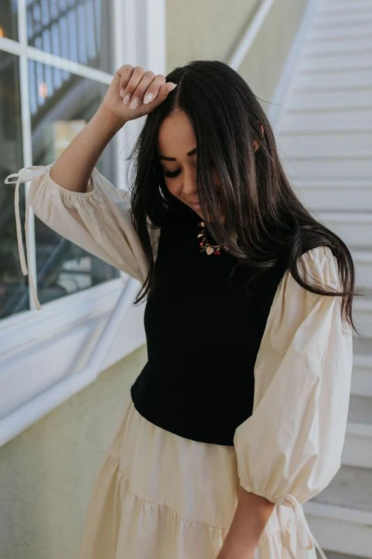 THE KAYSEN KNIT SWEATER DRESS IN IVORY - Image 2