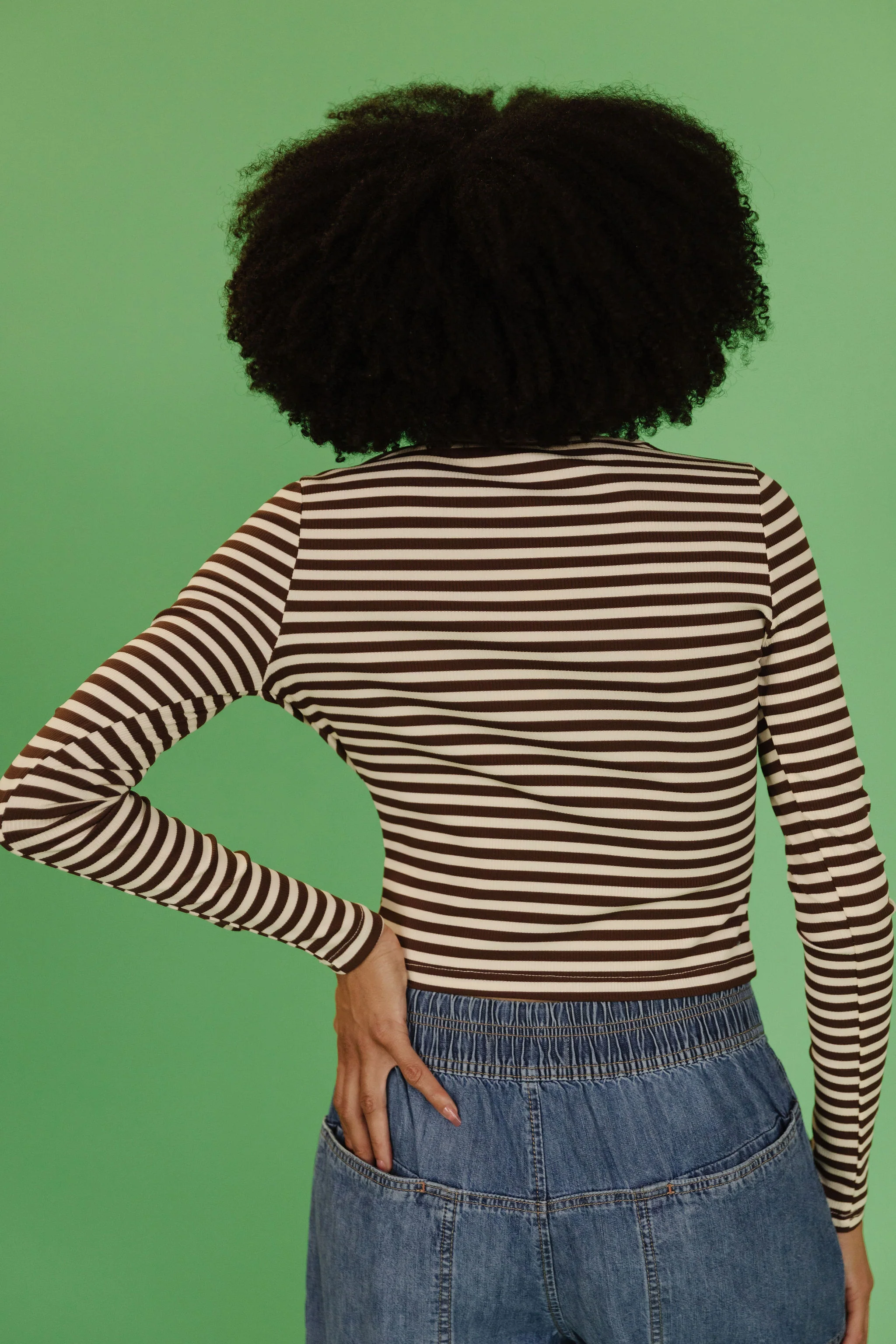 THE KELLY STRIPED TOP IN BROWN - Image 6