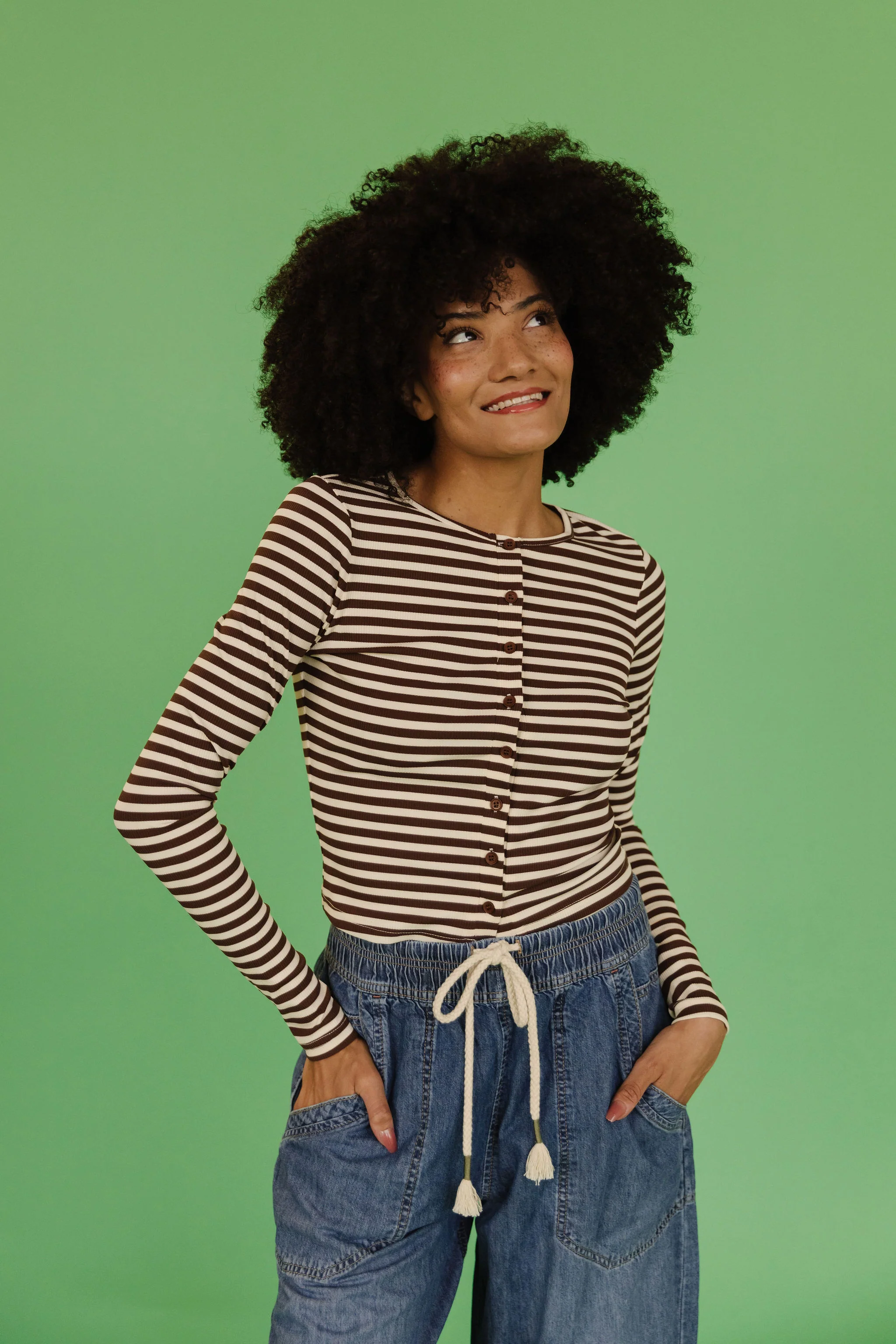 THE KELLY STRIPED TOP IN BROWN - Image 8