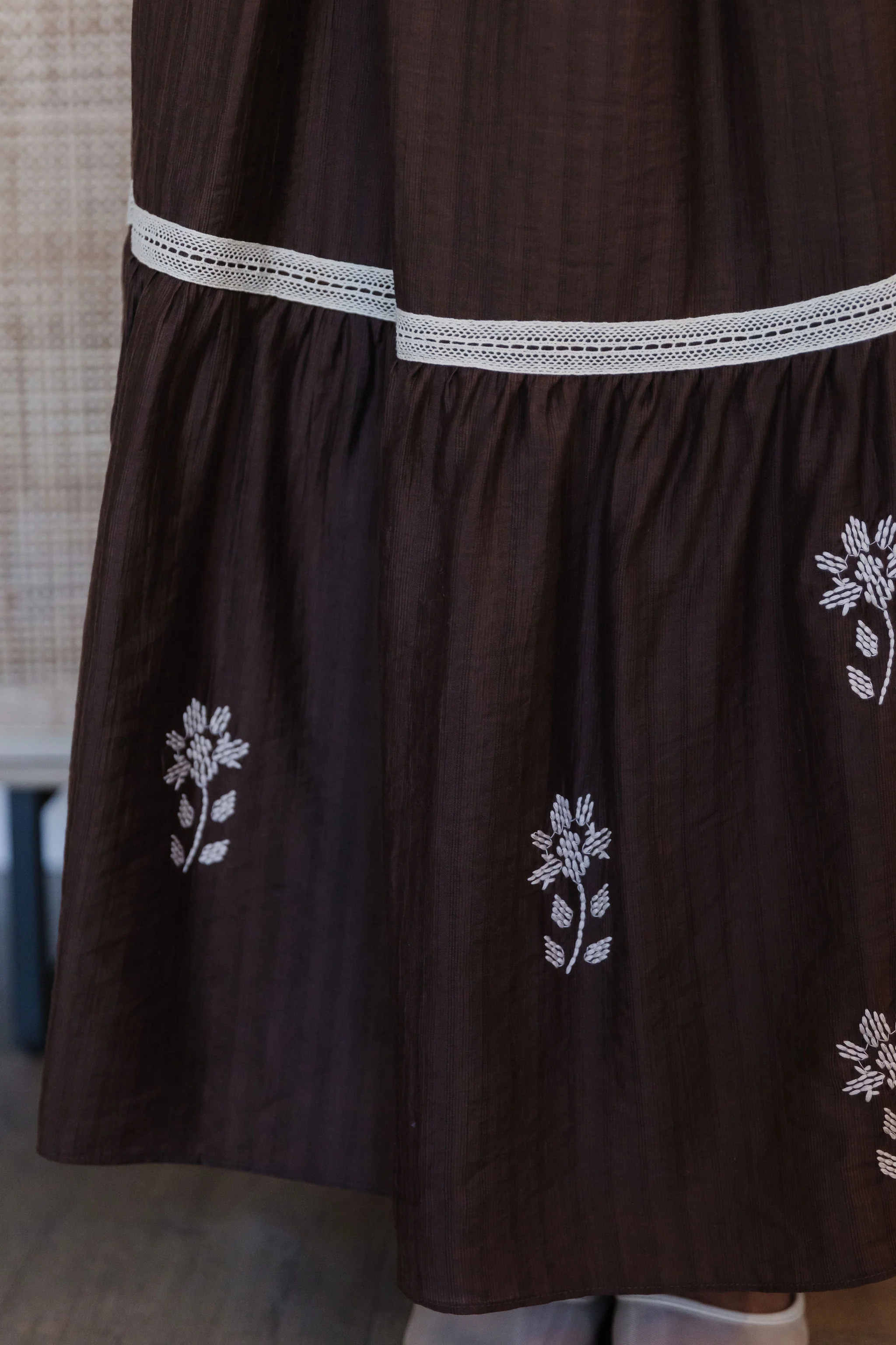 THE KYLA EMBROIDERED SKIRT IN BROWN - Image 4