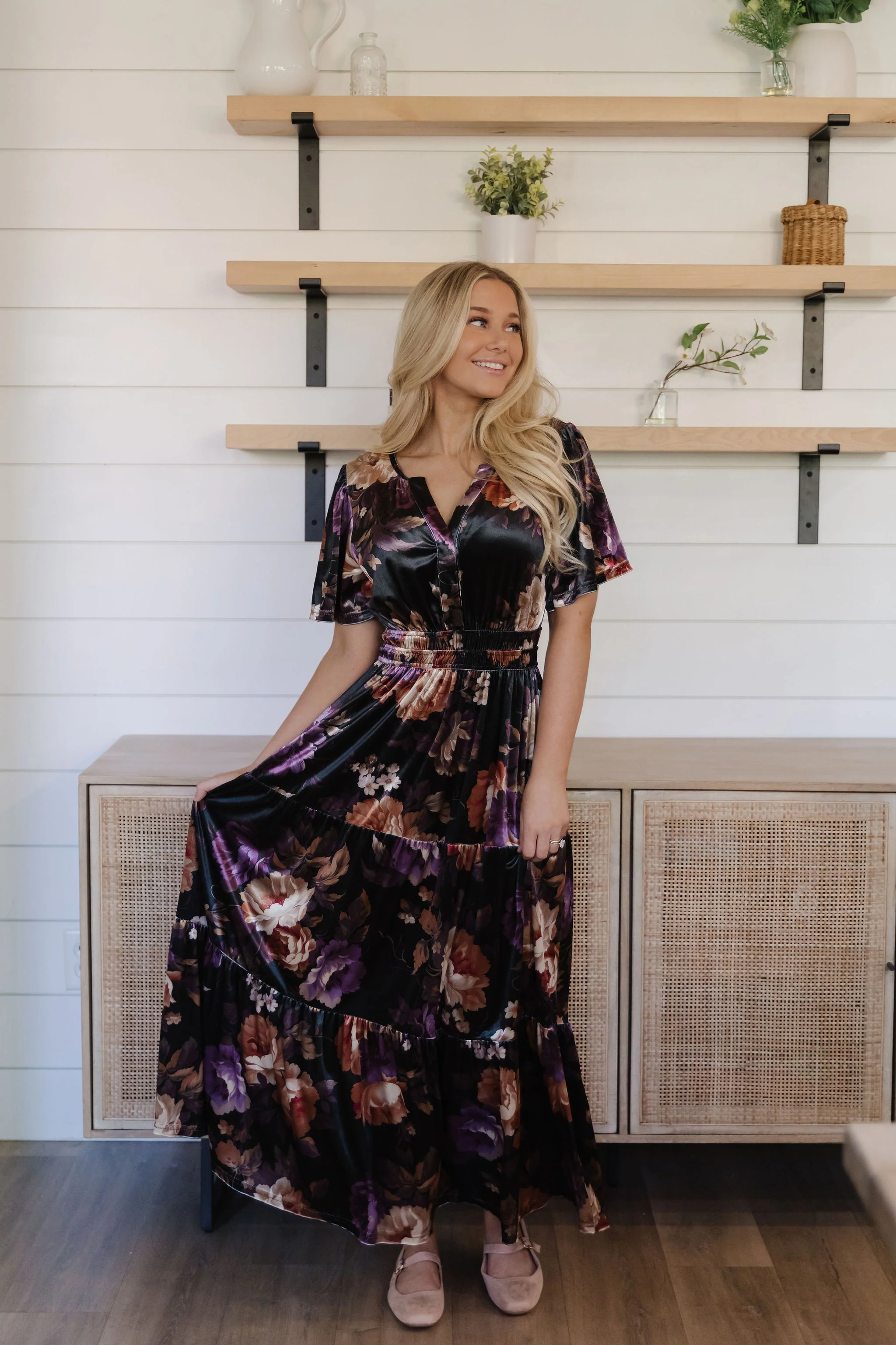 THE LAURA FLORAL PRINT VELVET DRESS IN BLACK - Image 4