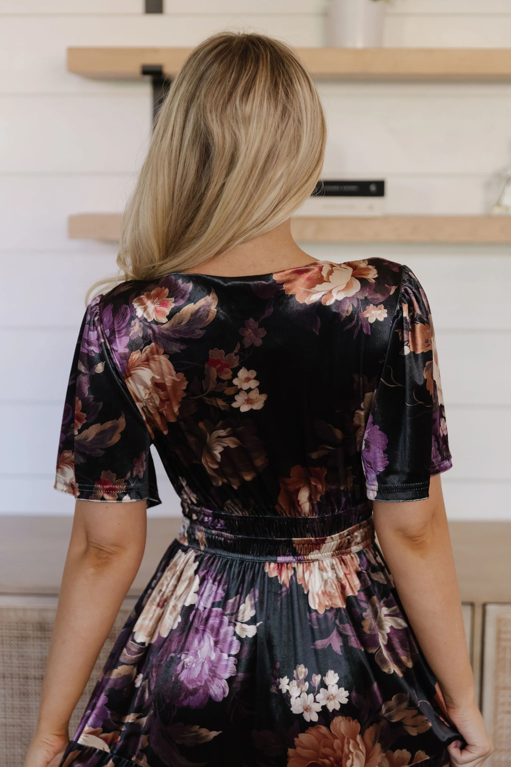 THE LAURA FLORAL PRINT VELVET DRESS IN BLACK - Image 6