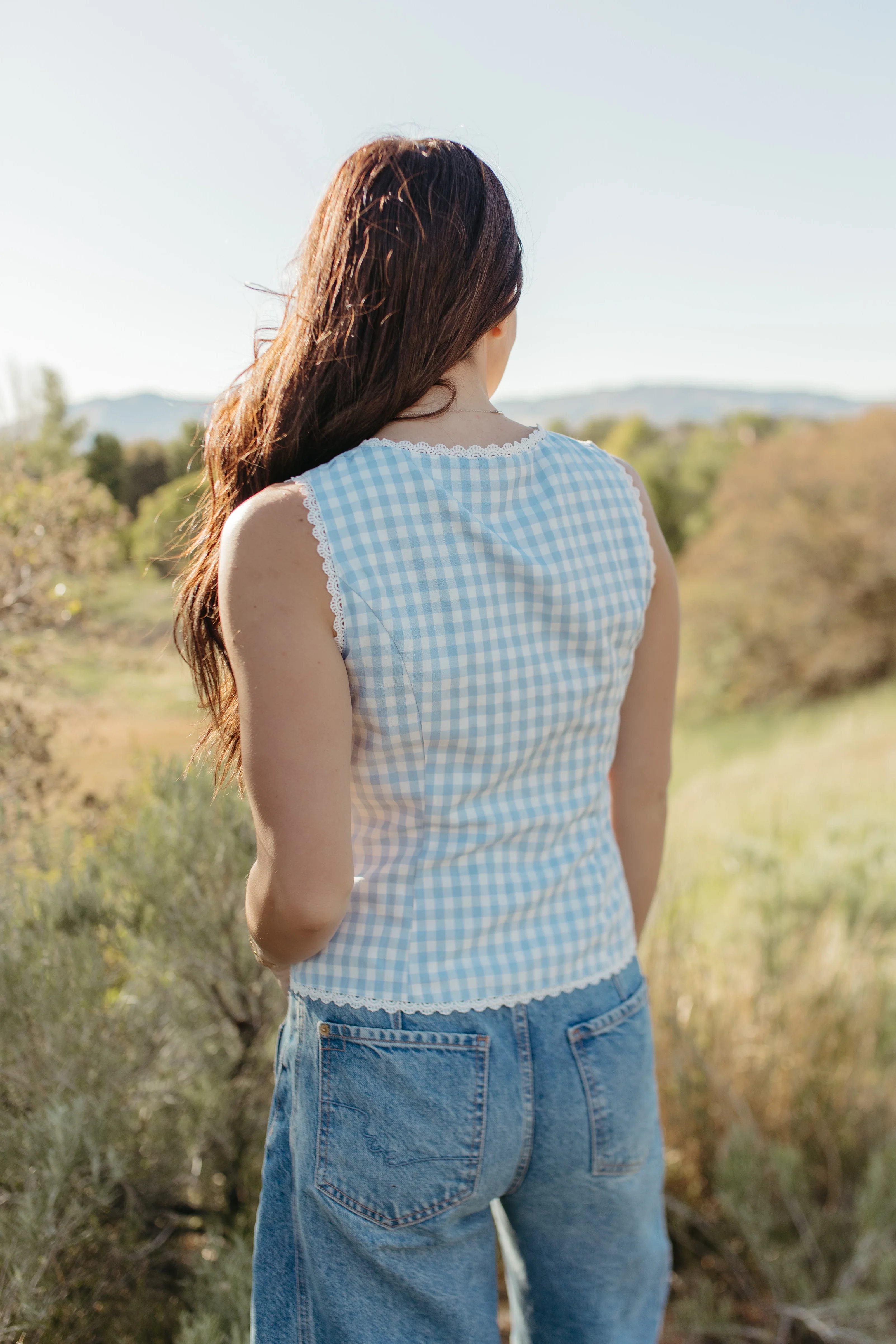 THE LAUREL GINGHAM VEST TOP IN BLUE - Image 5
