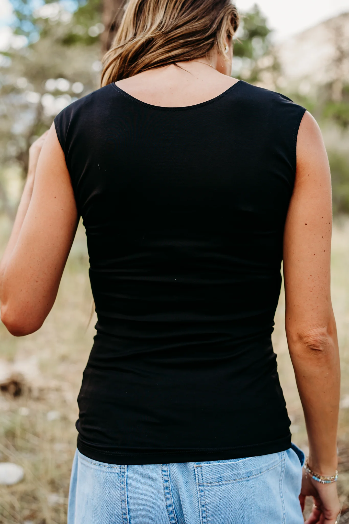 THE LAYERING CAP SLEEVE TEE IN BLACK BY MIKAROSE - Image 3