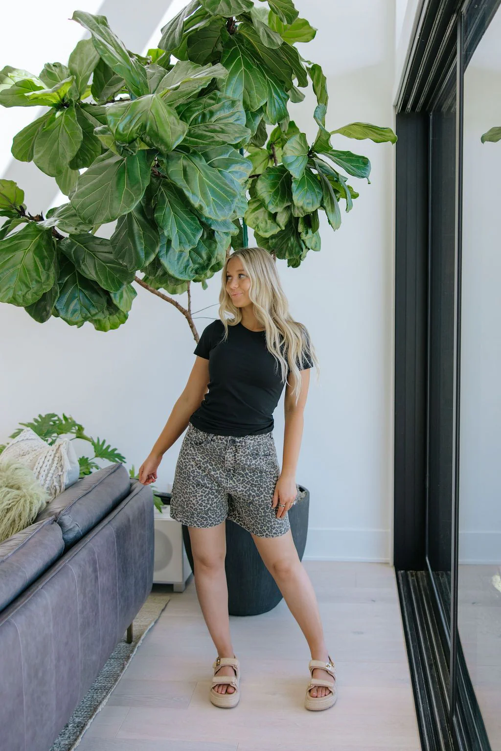 THE LAYTON RELAXED SHORTS IN LEOPARD - Image 5