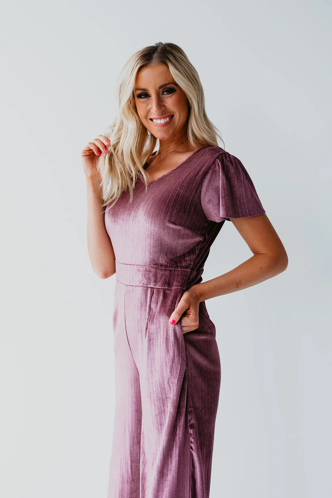 THE LIGHTS DOWNTOWN JUMPSUIT IN LILAC - Image 3