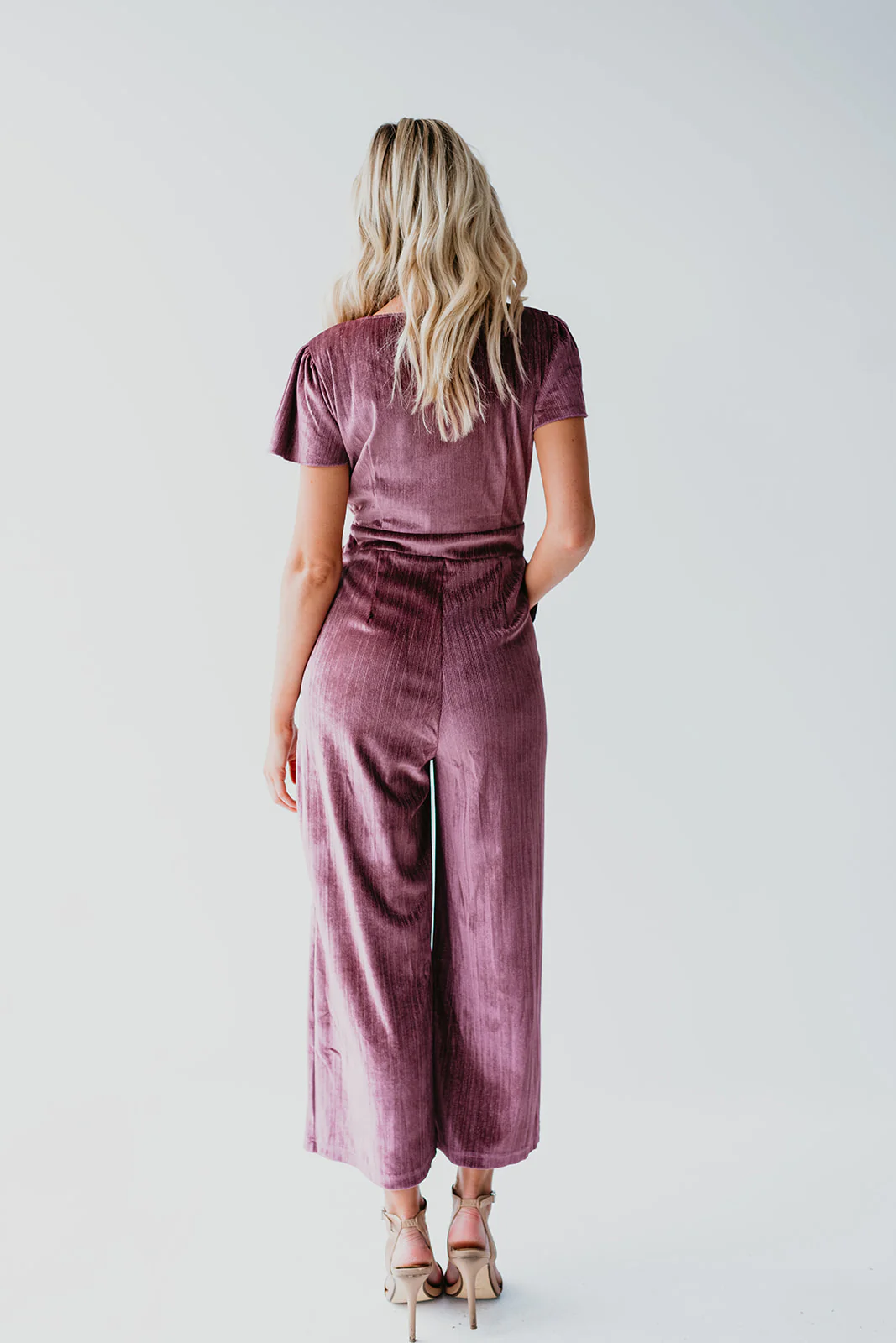 THE LIGHTS DOWNTOWN JUMPSUIT IN LILAC - Image 5