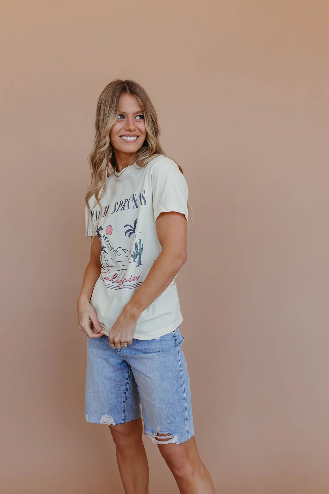 THE LILO HIGH RISE DISTRESSED BERMUDA SHORTS IN MEDIUM WASH - Image 22