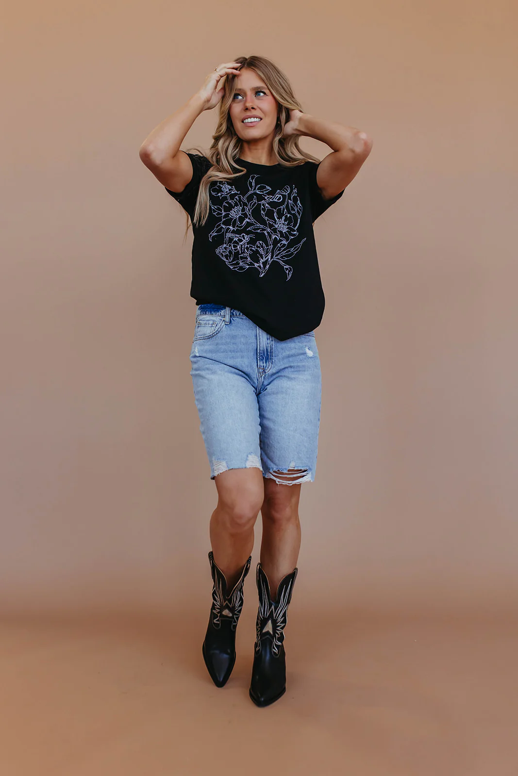 THE LILO HIGH RISE DISTRESSED BERMUDA SHORTS IN MEDIUM WASH - Image 23