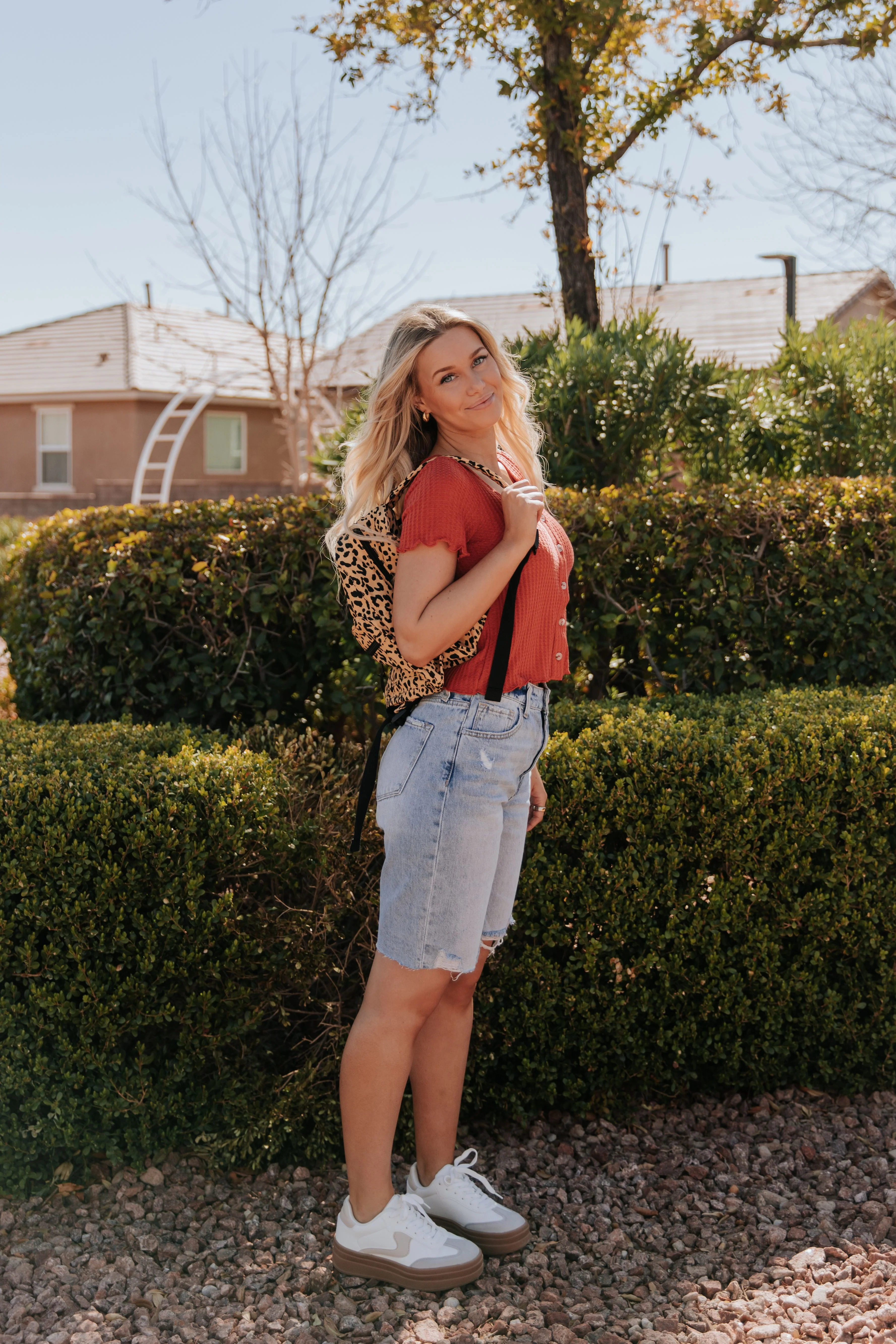 THE LILO HIGH RISE DISTRESSED BERMUDA SHORTS IN MEDIUM WASH - Image 3