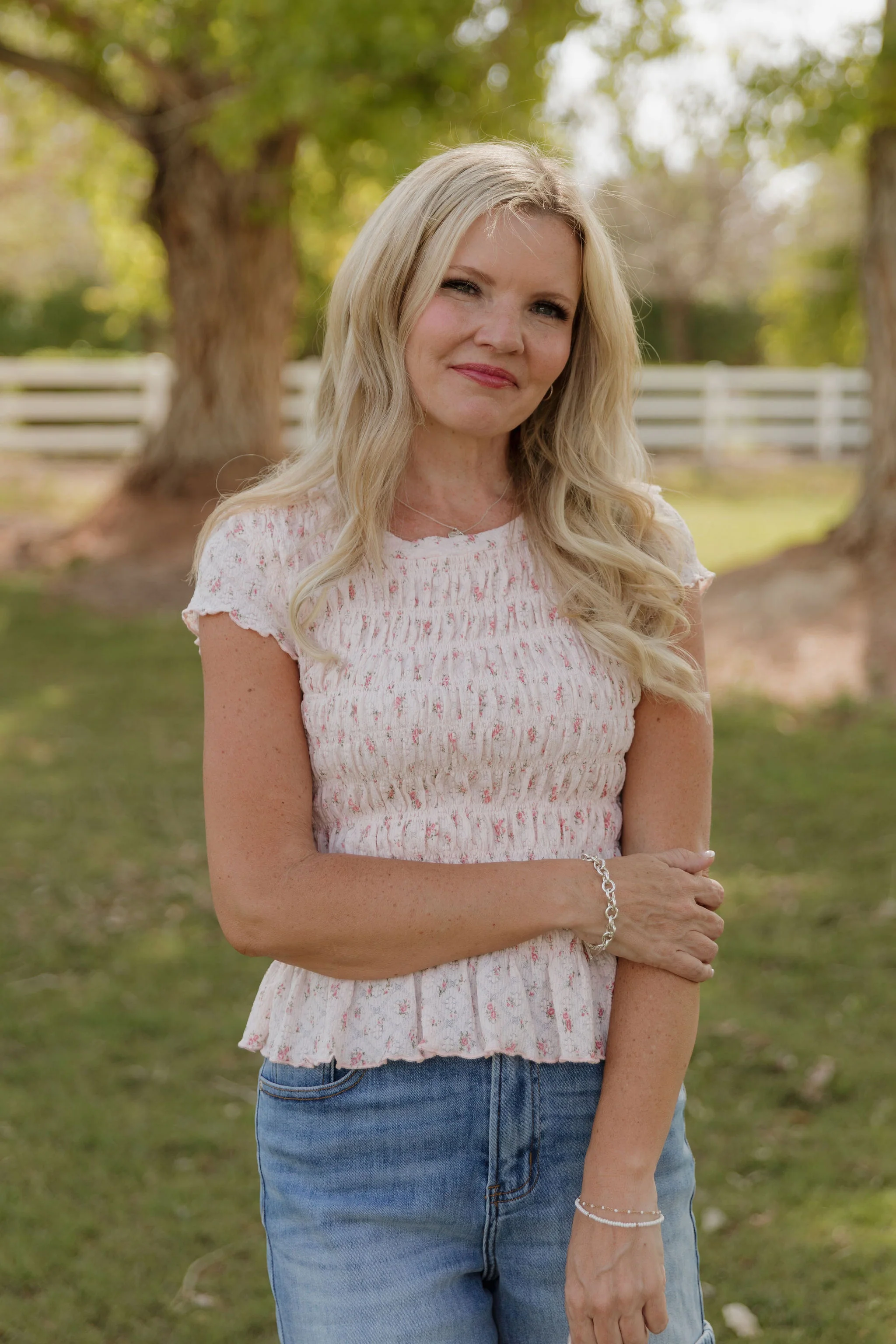 THE MADISON SMOCKED FLORAL TOP IN PINK - Image 3