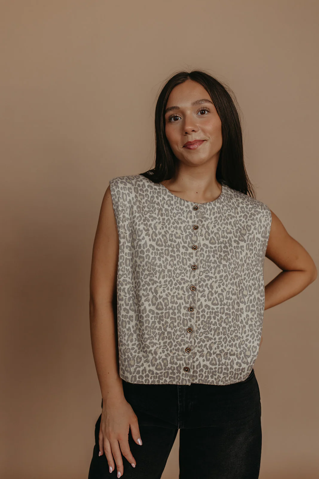 THE MANDY VINTAGE LEOPARD VEST TOP IN GRAY - Image 2