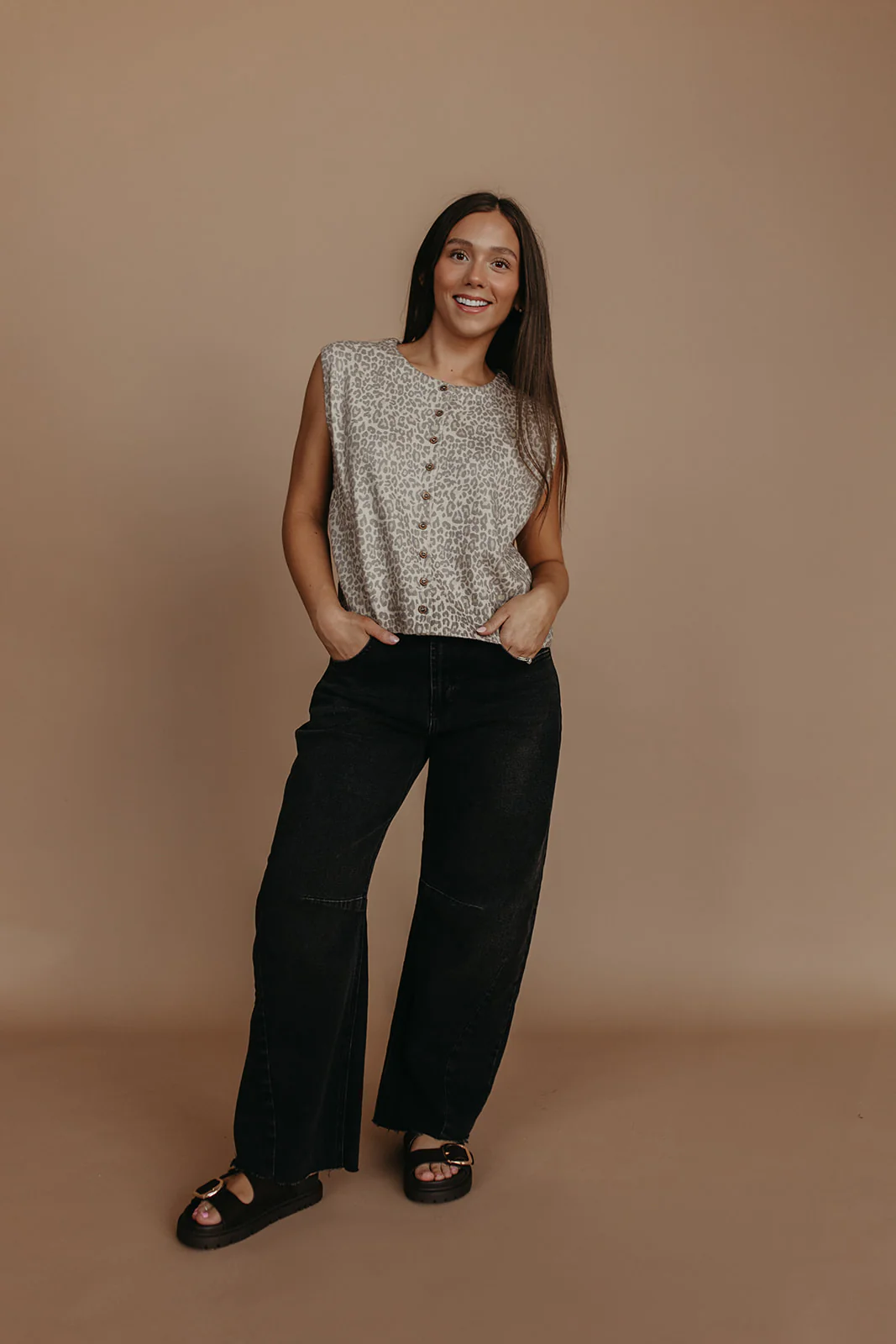 THE MANDY VINTAGE LEOPARD VEST TOP IN GRAY - Image 3