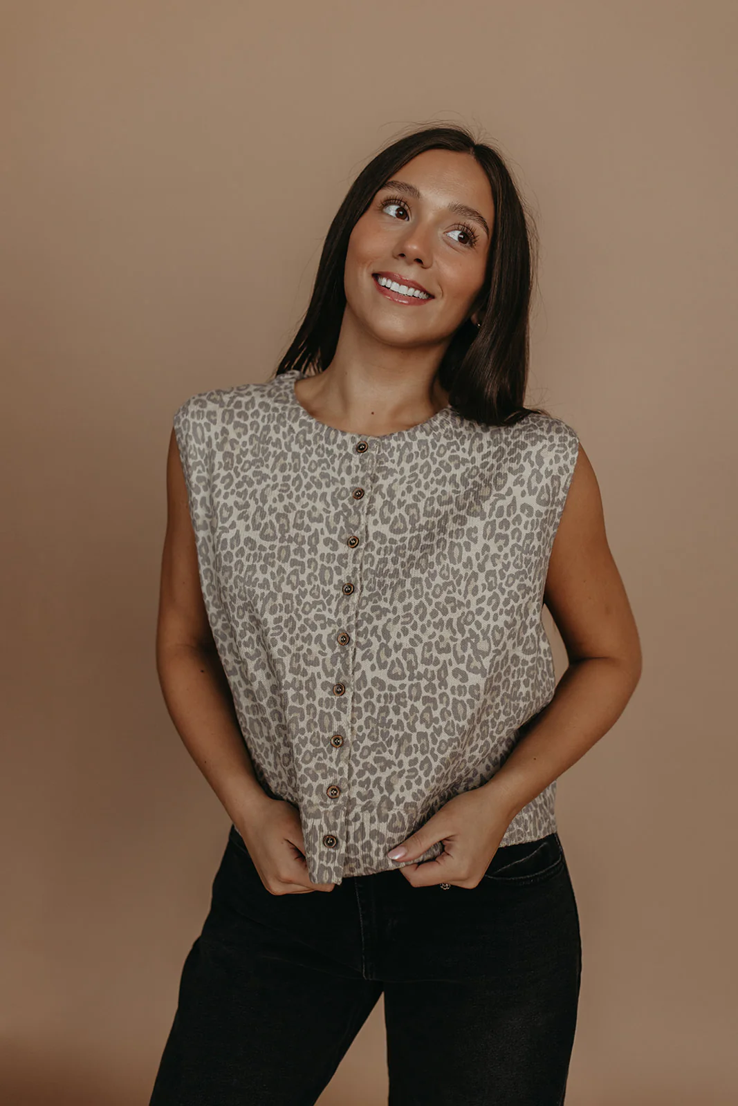 THE MANDY VINTAGE LEOPARD VEST TOP IN GRAY - Image 4