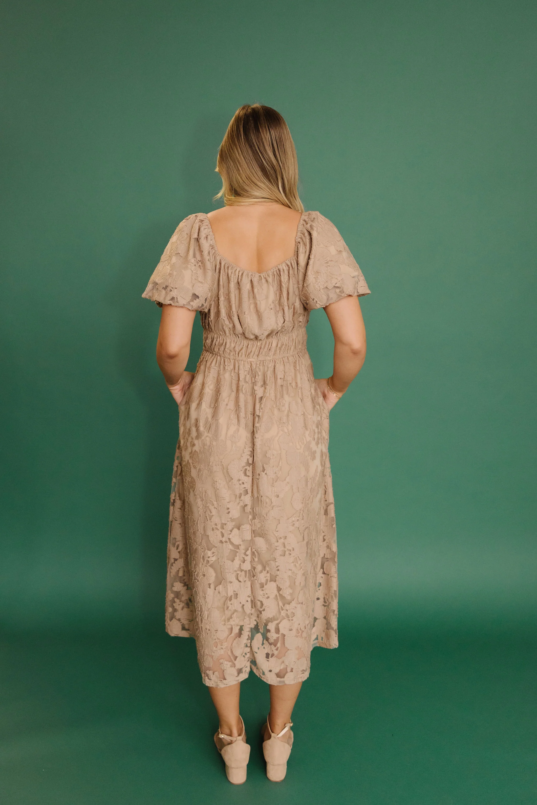 THE MARIENNE LACE PUFF SLEEVE MAXI IN MOCHA - Image 5