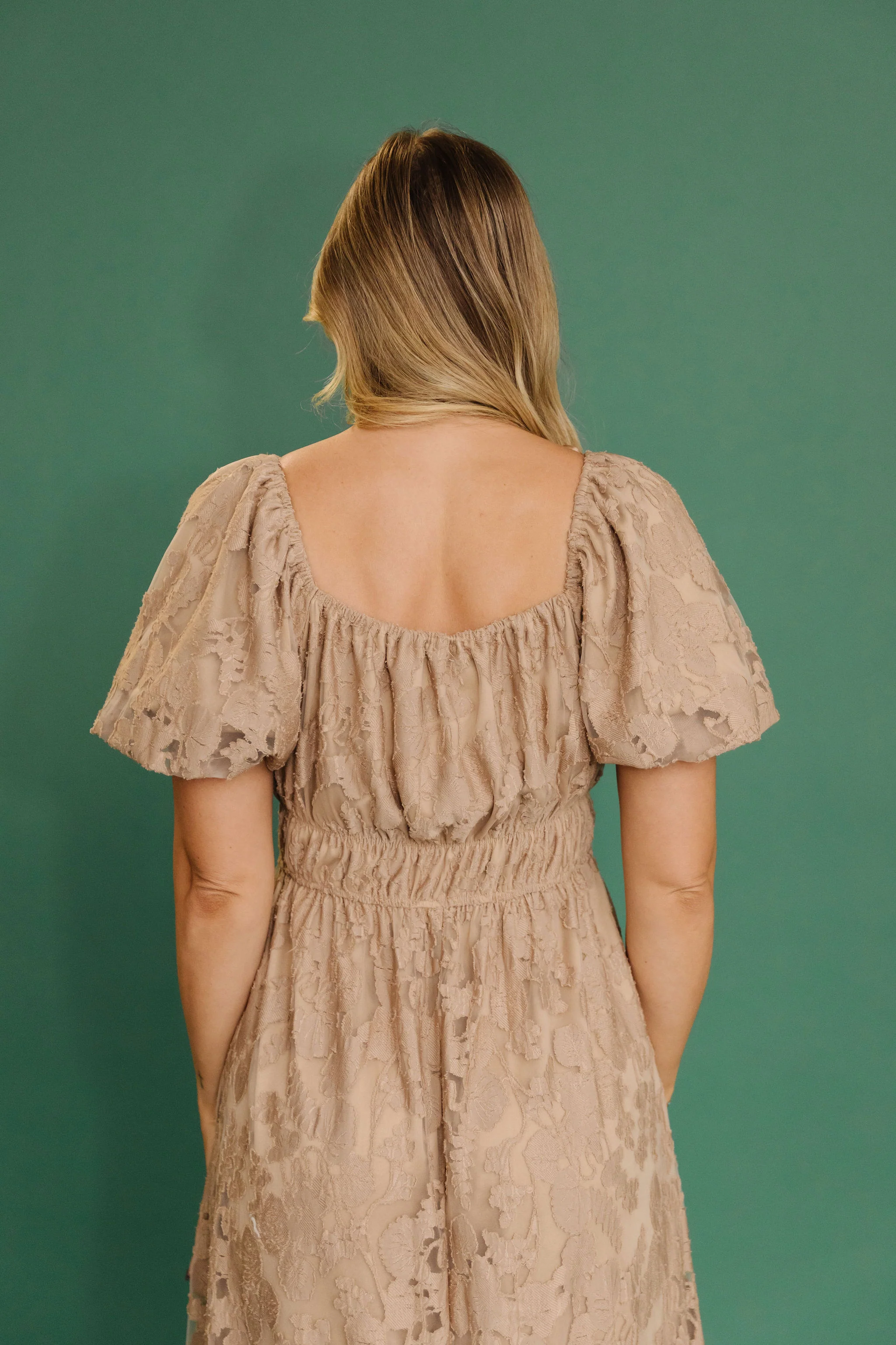 THE MARIENNE LACE PUFF SLEEVE MAXI IN MOCHA - Image 7