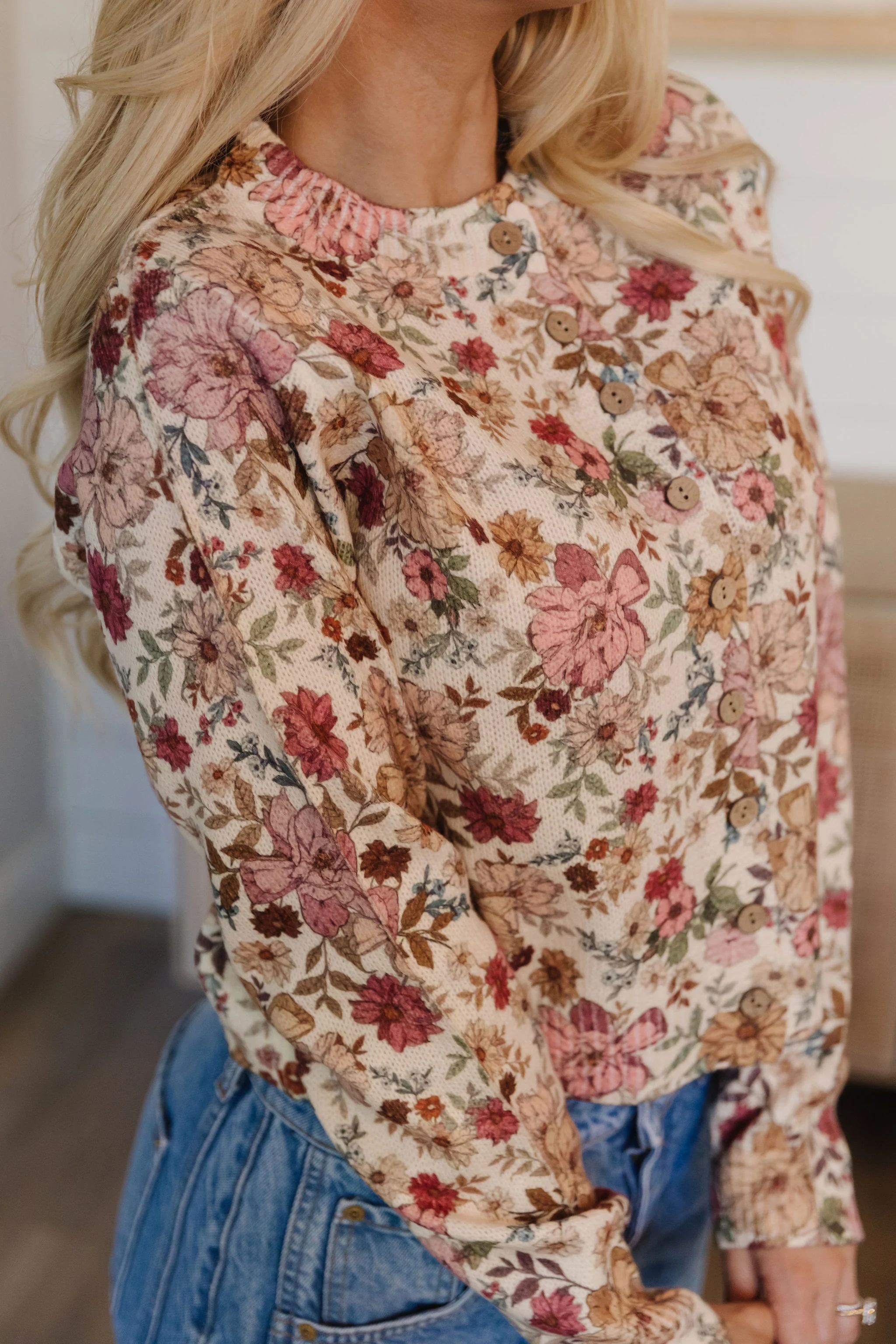 THE MARLEY FLORAL CARDIGAN IN CREAM - Image 6