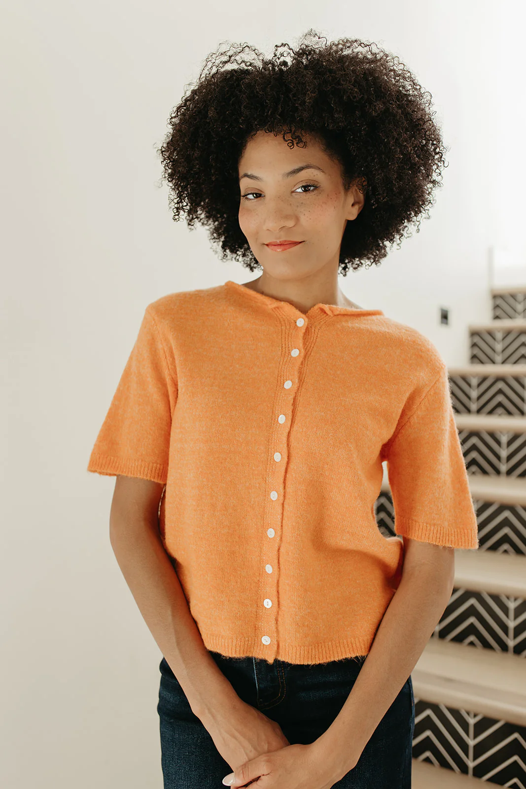 THE MCKAYLA SHORT SLEEVE CARDIGAN IN ORANGE - Image 2
