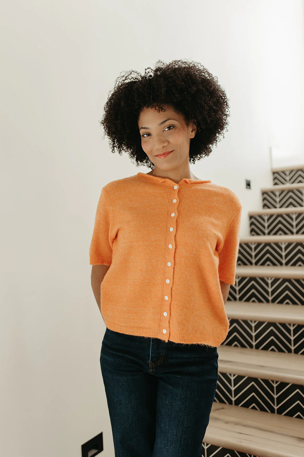THE MCKAYLA SHORT SLEEVE CARDIGAN IN ORANGE - Image 3
