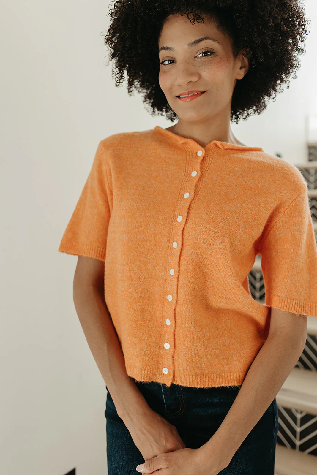 THE MCKAYLA SHORT SLEEVE CARDIGAN IN ORANGE - Image 4