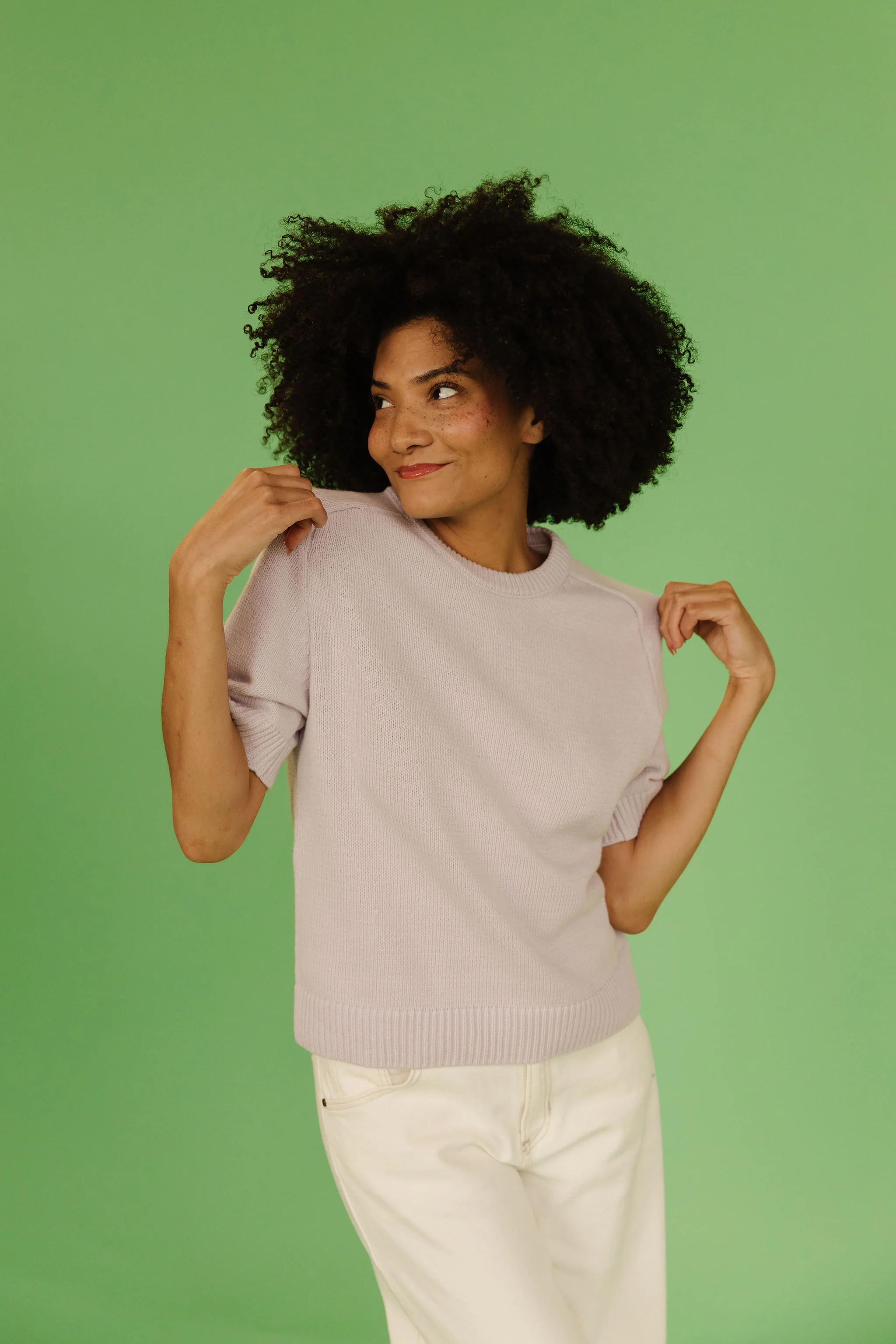 THE MEADOW SHORT SLEEVE SWEATER IN LAVENDER - Image 5