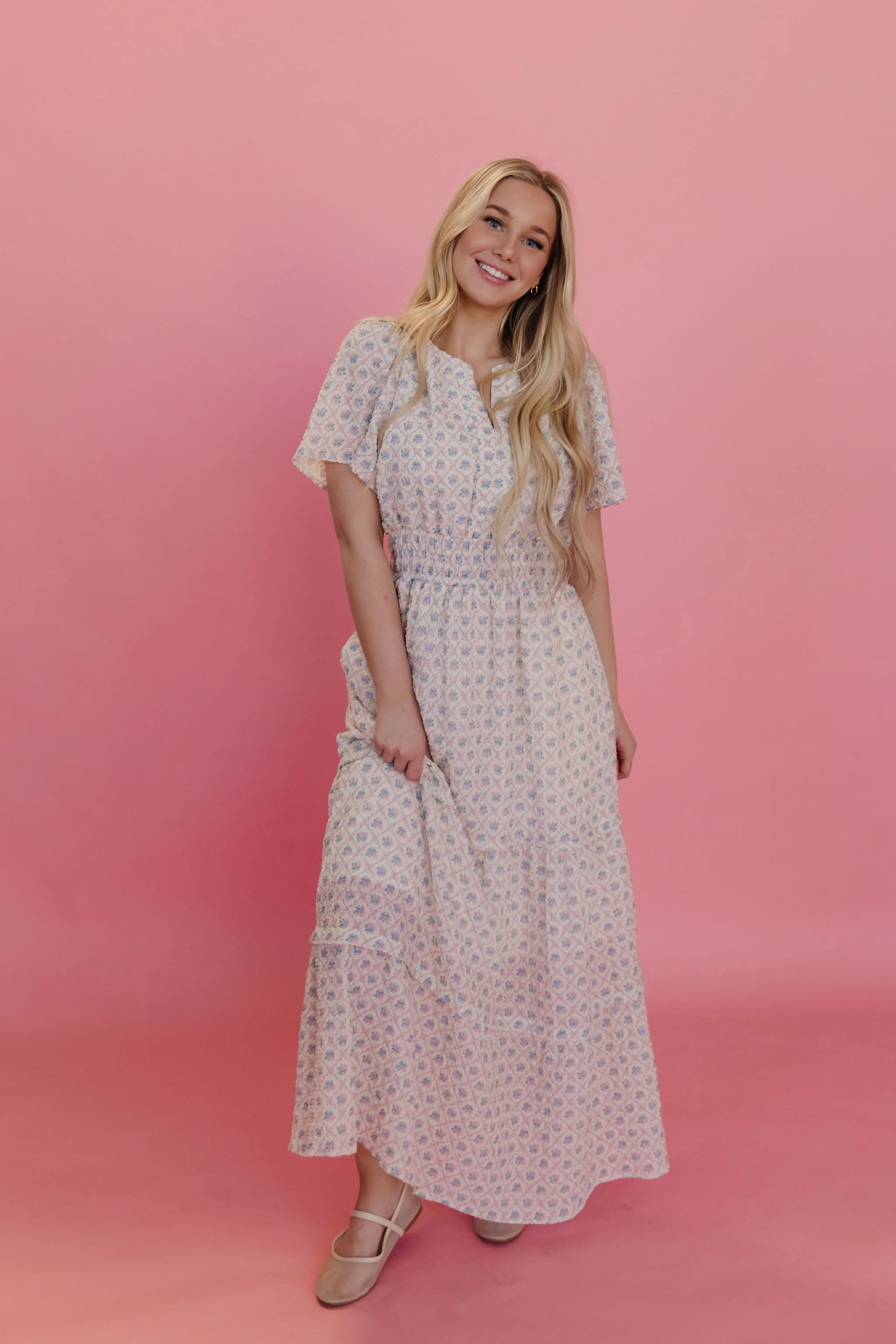THE MELODIE FLORAL MAXI DRESS IN BLUSH - Image 3