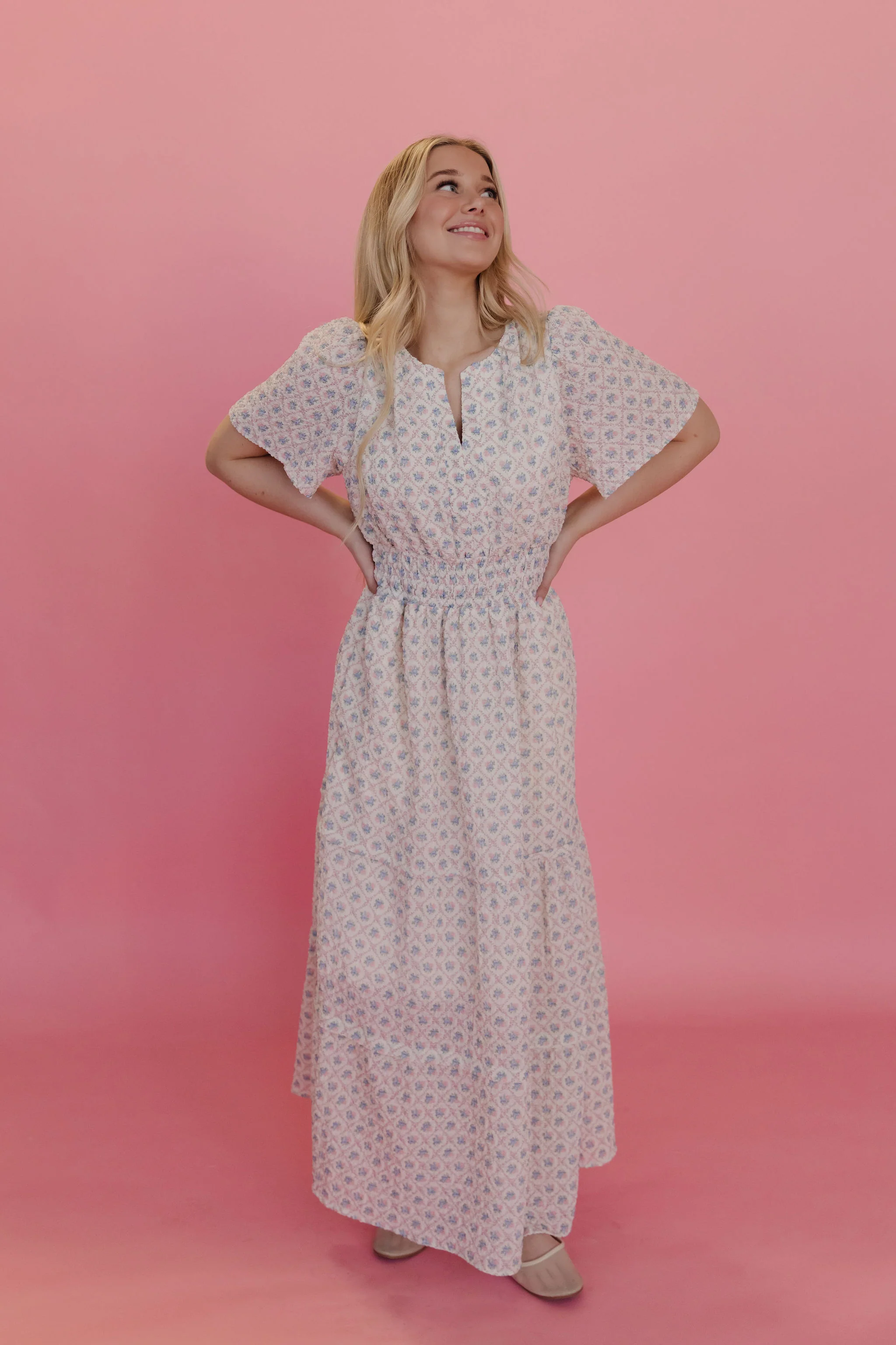THE MELODIE FLORAL MAXI DRESS IN BLUSH - Image 5