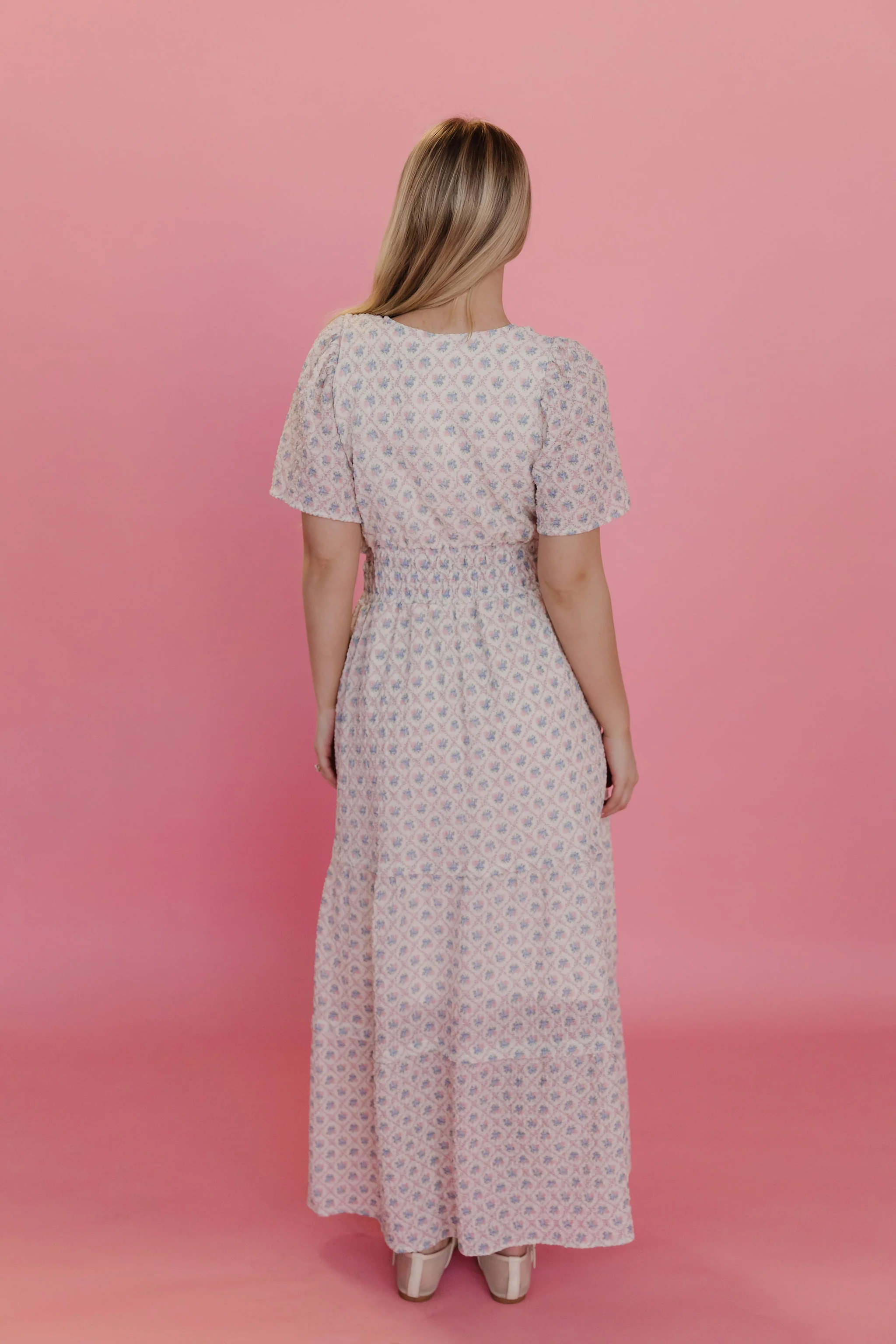 THE MELODIE FLORAL MAXI DRESS IN BLUSH - Image 6