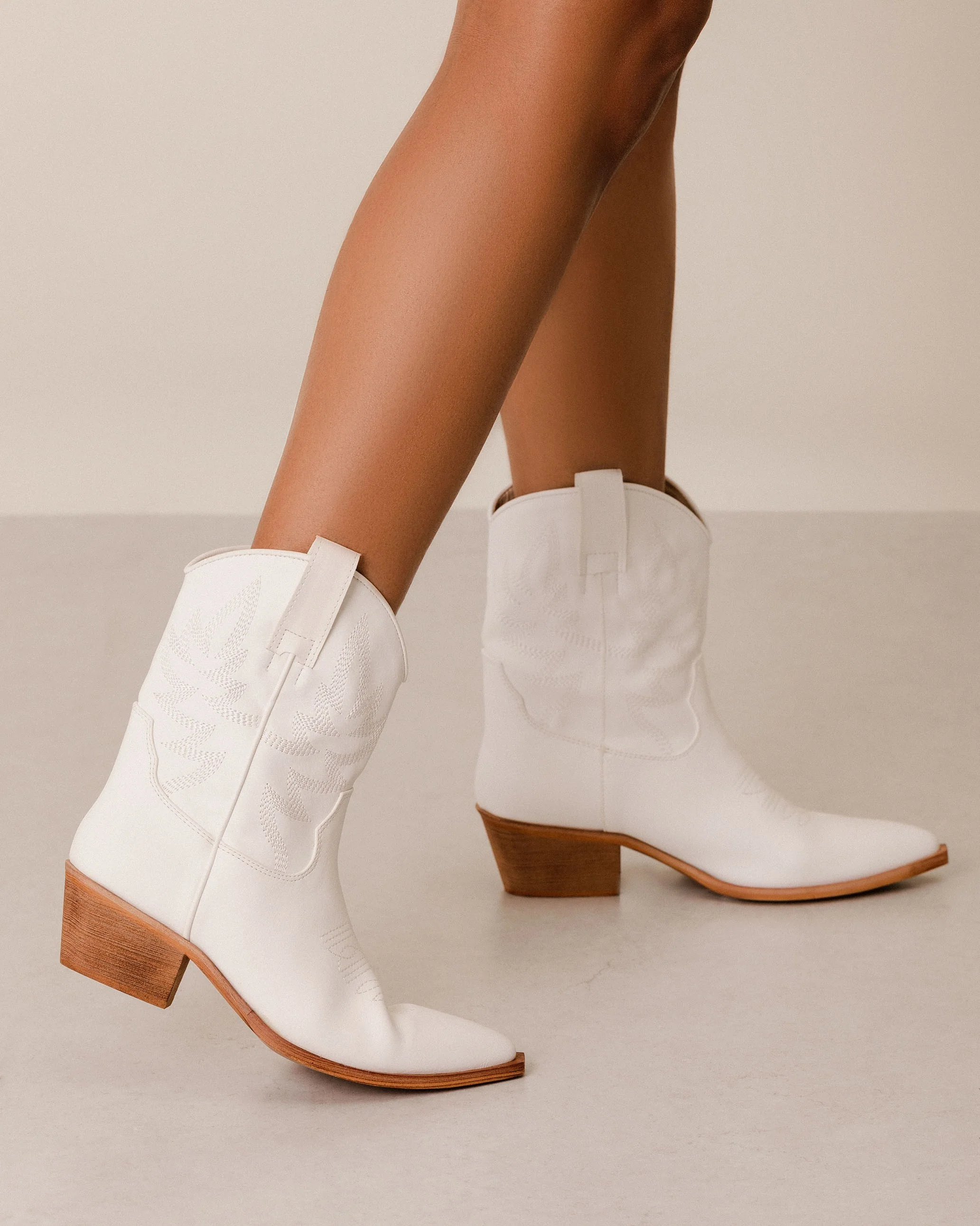THE MIMI COWGIRL BOOTS IN WHITE - Image 7