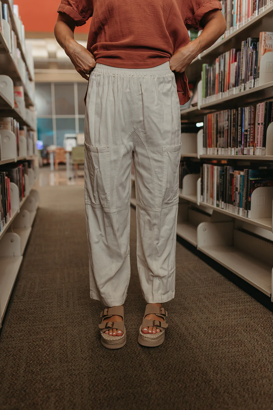 THE MINDIE SLOUCHY LINEN PANTS IN CREAM - Image 7