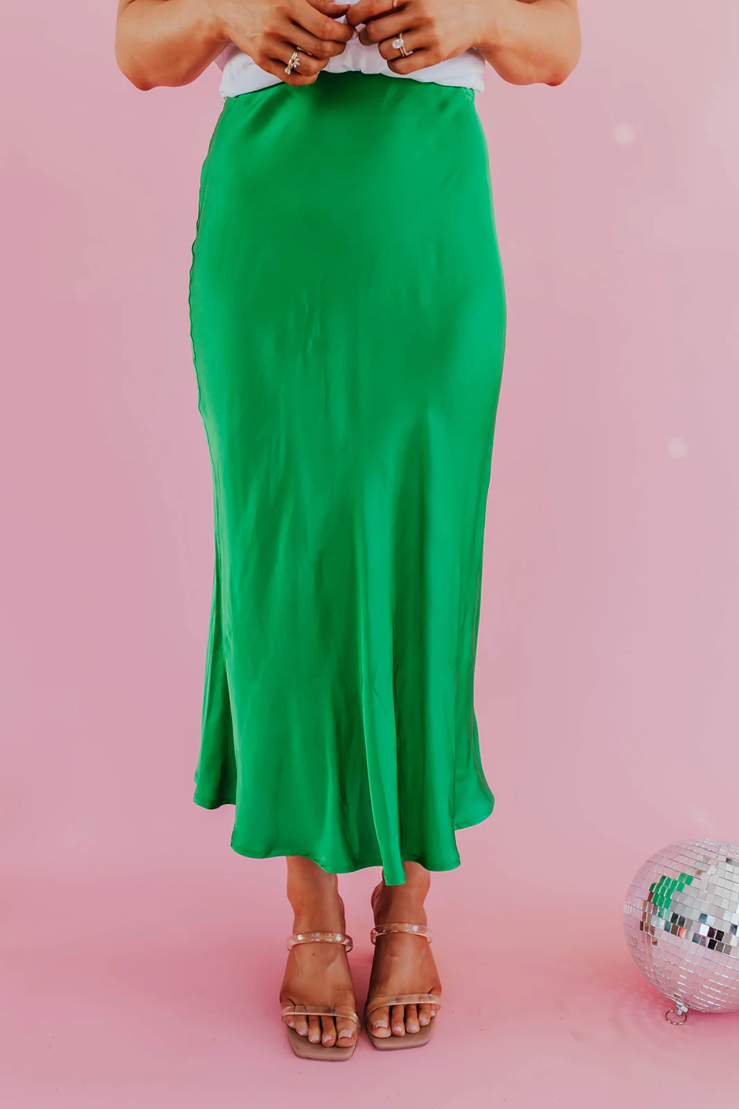 THE MISTLETOE SATIN MIDI SKIRT IN EMERALD GREEN - Image 3
