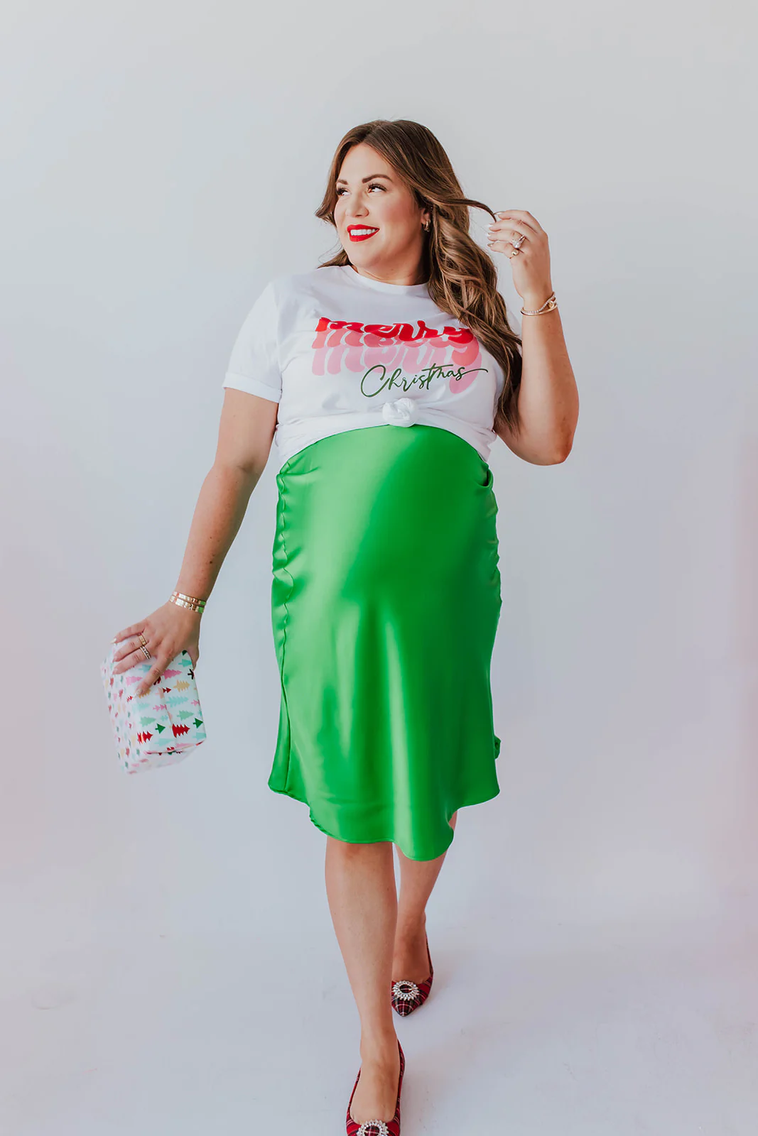 THE MISTLETOE SATIN MIDI SKIRT IN EMERALD GREEN - Image 4
