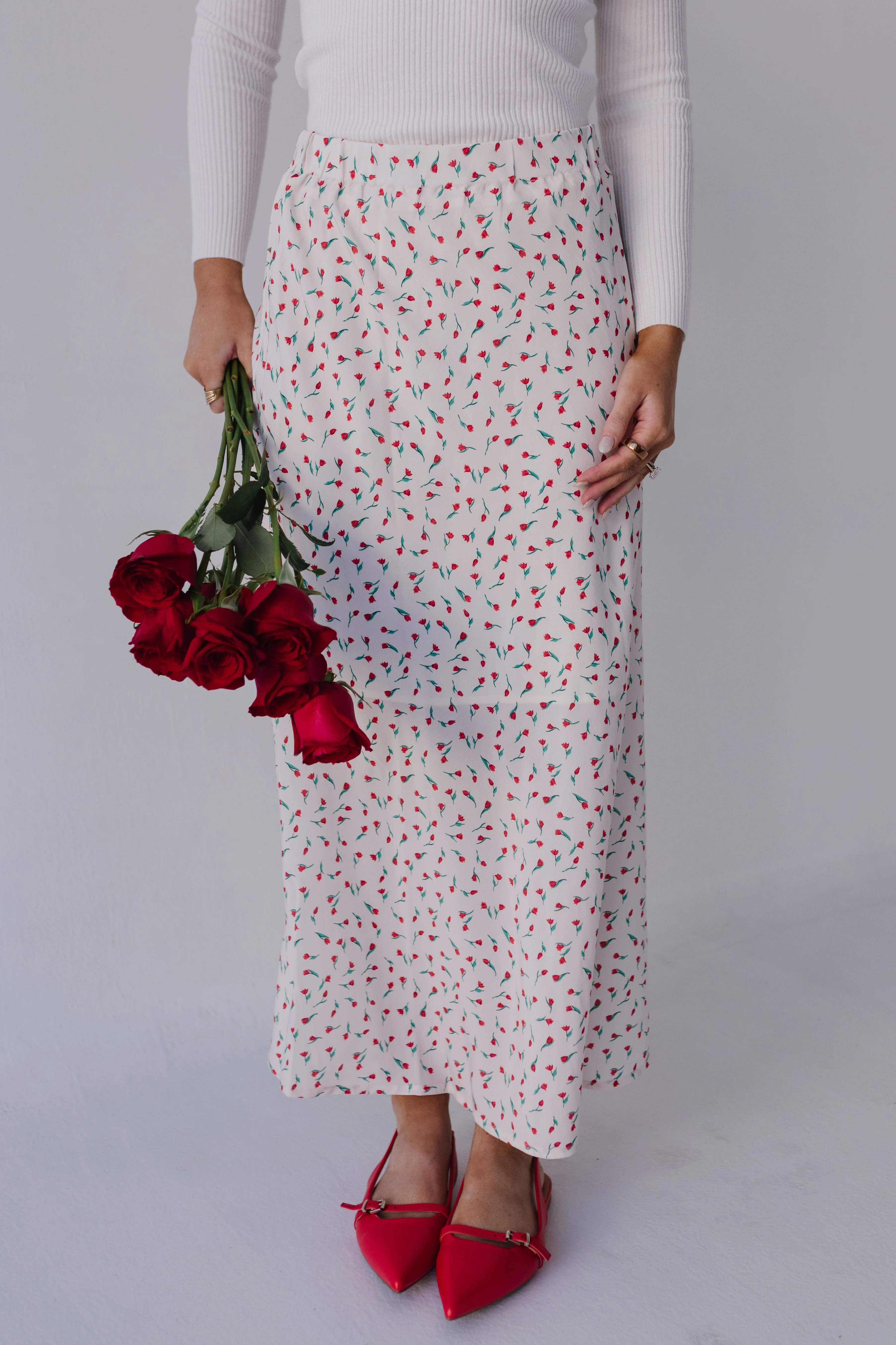 THE OPHIRA FLORAL MAXI PENCIL SKIRT IN OFF WHITE - Image 2